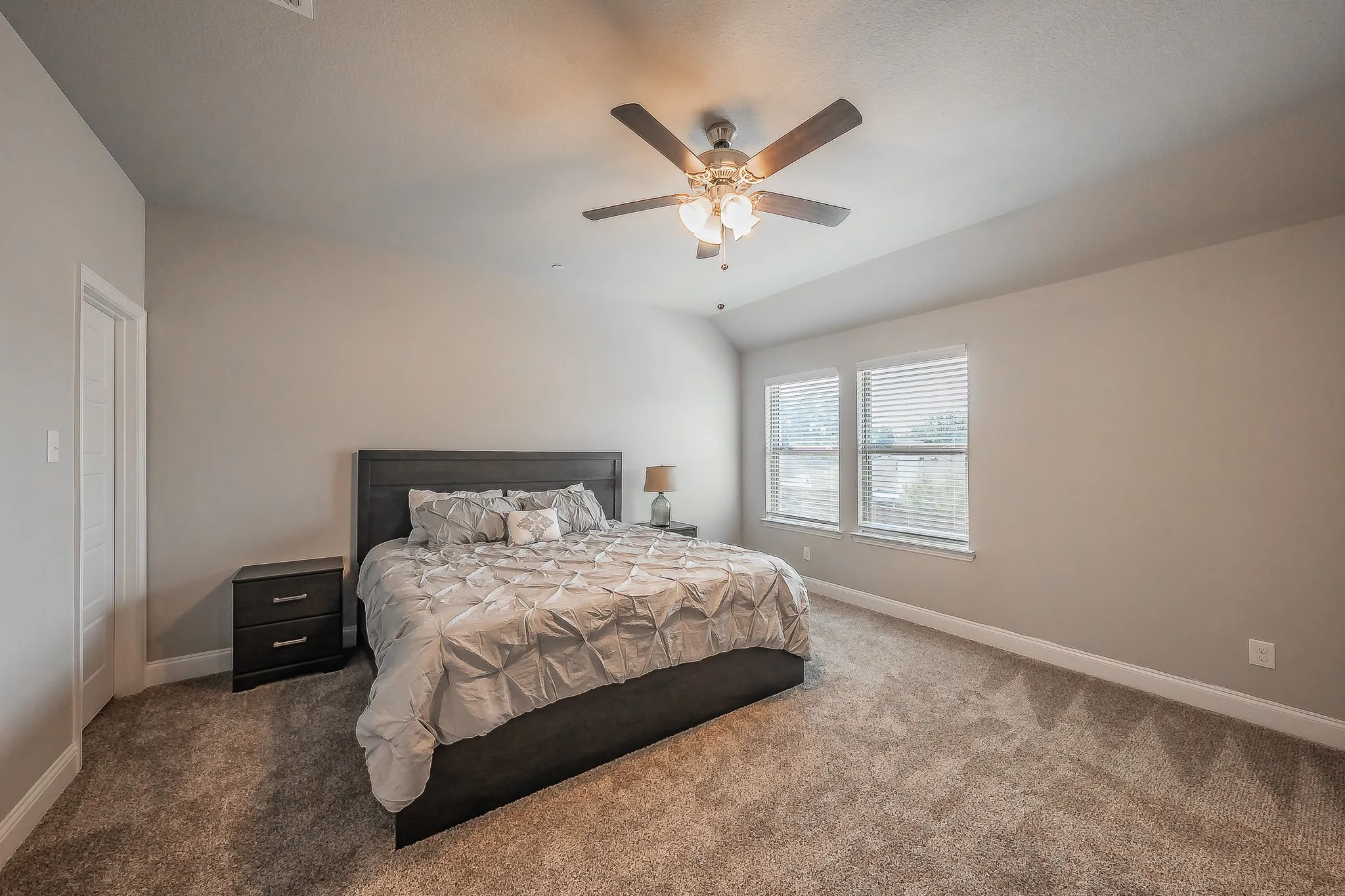 Townhouse For Rent in Tarrant County , 5984 Bursey Road, Watauga, Texas 76148, 3 Bedroom, 3 Bathroom, 2 Garage spaces, 1,801 Sqft, built in 2023, mls#21399749, Real Estate Agent in Watauga, Homes For Rent in Tarrant county, Homes For Rent in Watauga, Realtor in Watauga Texas, Real Estate Brokerage Independent Realty Texas, Luminita Cordes Realtor