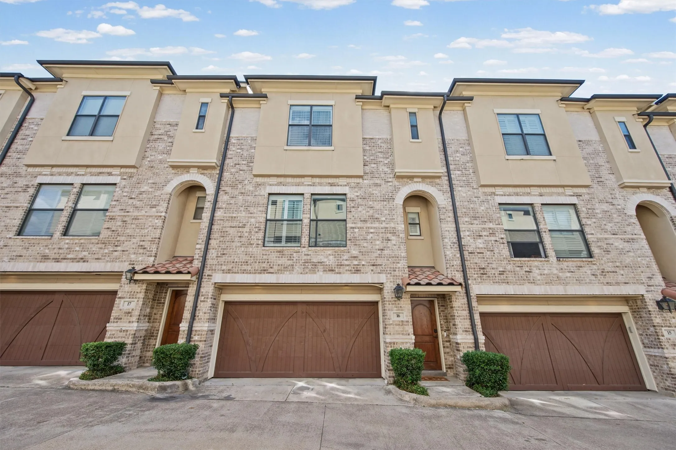 Condominium For Rent in Dallas County , 4230 Travis Street 16, Dallas, Texas 75205, 2 Bedroom, 3 Bathroom, 2 Garage spaces, 1,437 Sqft, built in 2007, mls#21400117, Real Estate Agent in Dallas, Homes For Rent in Dallas county, Homes For Rent in Dallas, Realtor in Dallas Texas, Real Estate Brokerage Independent Realty Texas, Luminita Cordes Realtor