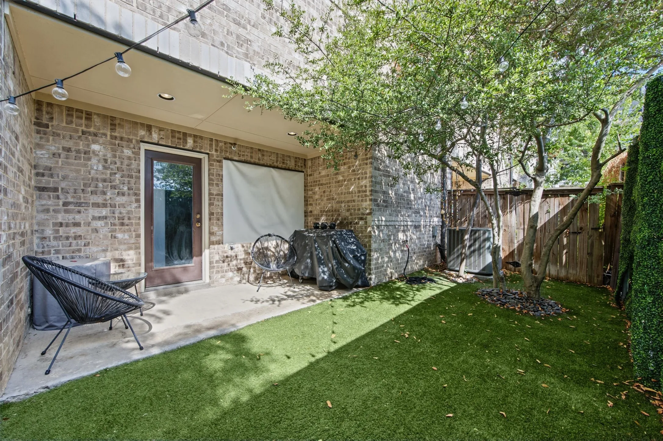 Condominium For Rent in Dallas County , 4230 Travis Street 16, Dallas, Texas 75205, 2 Bedroom, 3 Bathroom, 2 Garage spaces, 1,437 Sqft, built in 2007, mls#21400117, Real Estate Agent in Dallas, Homes For Rent in Dallas county, Homes For Rent in Dallas, Realtor in Dallas Texas, Real Estate Brokerage Independent Realty Texas, Luminita Cordes Realtor