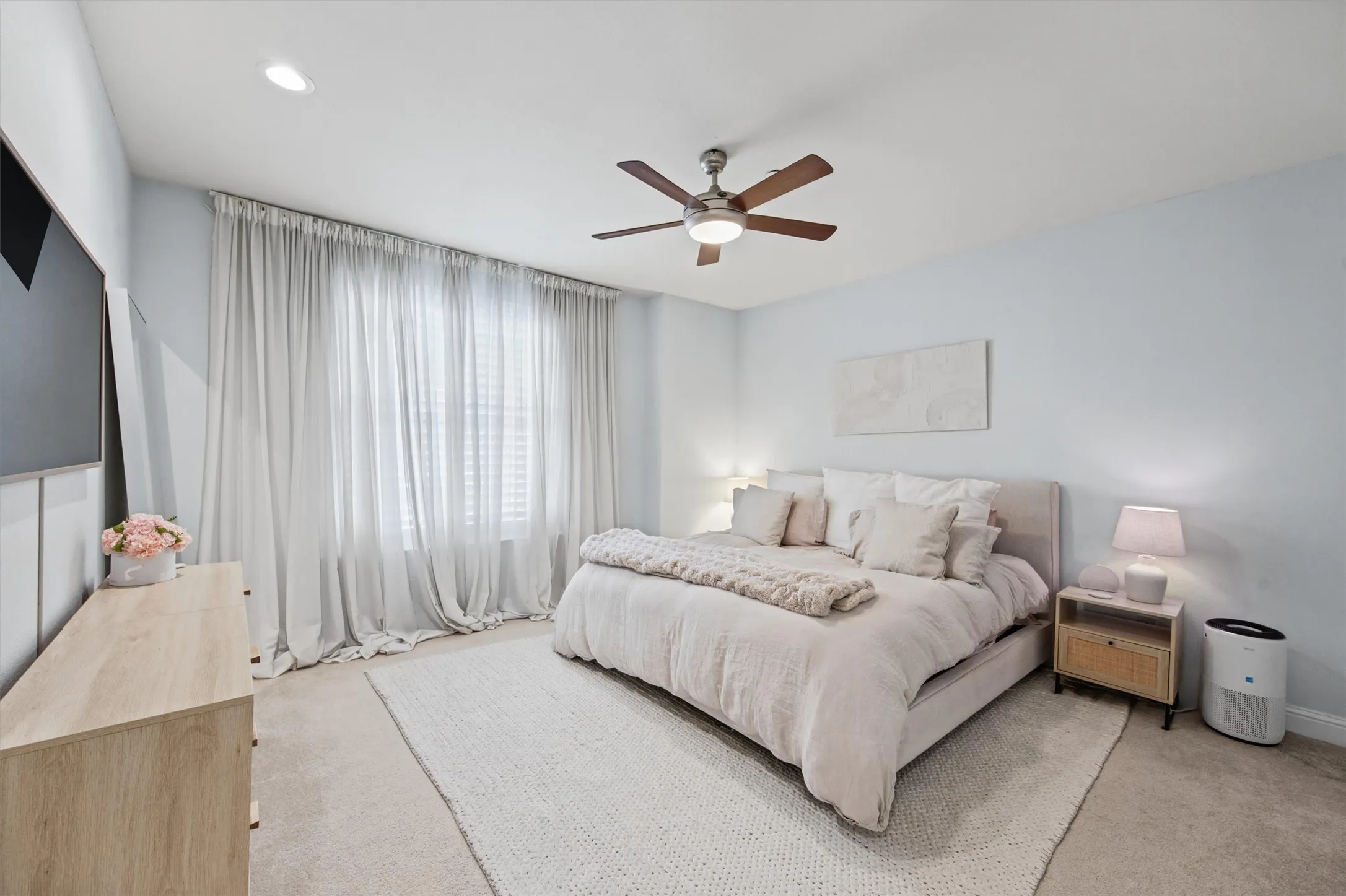 Condominium For Rent in Dallas County , 4230 Travis Street 16, Dallas, Texas 75205, 2 Bedroom, 3 Bathroom, 2 Garage spaces, 1,437 Sqft, built in 2007, mls#21400117, Real Estate Agent in Dallas, Homes For Rent in Dallas county, Homes For Rent in Dallas, Realtor in Dallas Texas, Real Estate Brokerage Independent Realty Texas, Luminita Cordes Realtor