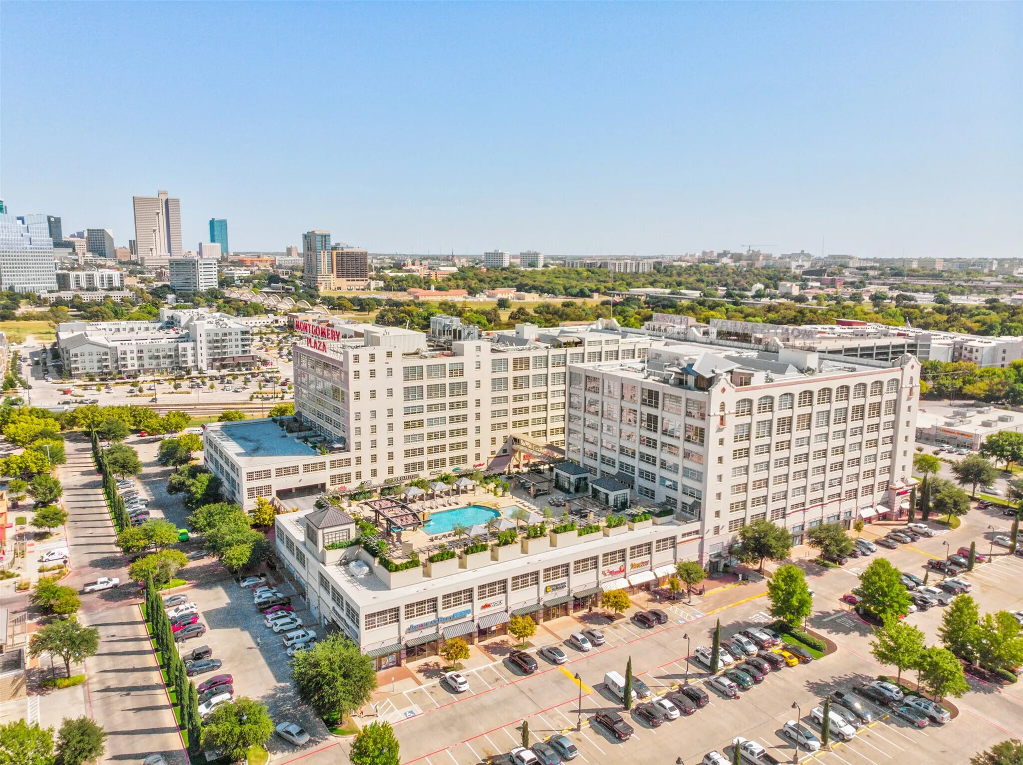 Condominium For Sale in Tarrant County , 2600 W 7th Street 2726, Fort Worth, Texas 76107, 2 Bedroom, 2 Bathroom, 2 Garage spaces, 1,263 Sqft, built in 1928, mls#21400747, Real Estate Agent in Fort Worth, Homes For Sale in Tarrant county, Homes For Sale in Fort Worth, Realtor in Fort Worth Texas, Real Estate Brokerage Independent Realty Texas, Luminita Cordes Realtor