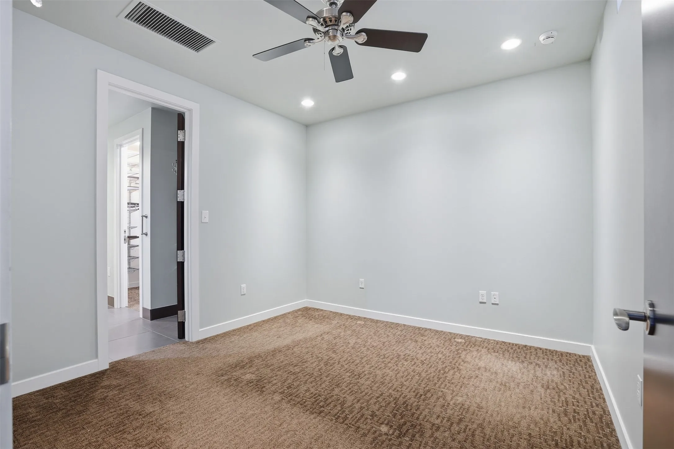 Condominium For Sale in Tarrant County , 2600 W 7th Street 2726, Fort Worth, Texas 76107, 2 Bedroom, 2 Bathroom, 2 Garage spaces, 1,263 Sqft, built in 1928, mls#21400747, Real Estate Agent in Fort Worth, Homes For Sale in Tarrant county, Homes For Sale in Fort Worth, Realtor in Fort Worth Texas, Real Estate Brokerage Independent Realty Texas, Luminita Cordes Realtor