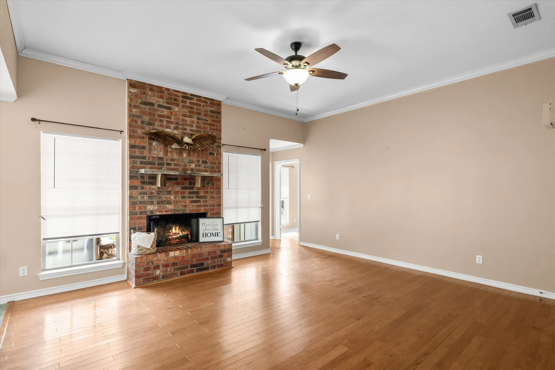 Single Family Residence For Sale in Van Zandt County , 9217 Fm 1861, Eustace, Texas 75124, 3 Bedroom, 2 Bathroom, 2 Garage spaces, 1,607 Sqft, built in 2002, mls#21398332, Real Estate Agent in Eustace, Homes For Sale in Van Zandt county, Homes For Sale in Eustace, Realtor in Eustace Texas, Real Estate Brokerage Independent Realty Texas, Luminita Cordes Realtor