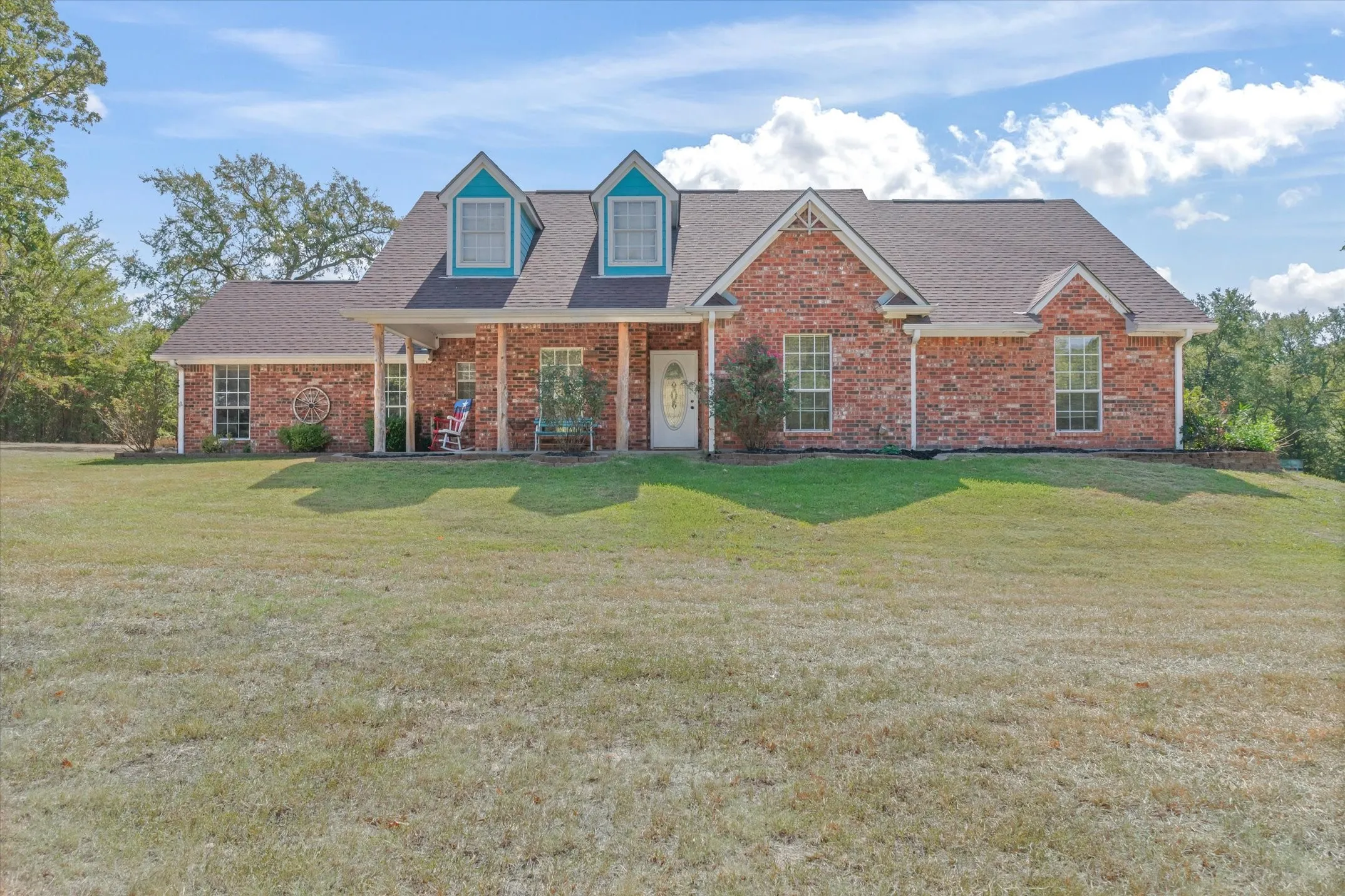 Beautiful 2002 home on gorgeous E TX land!