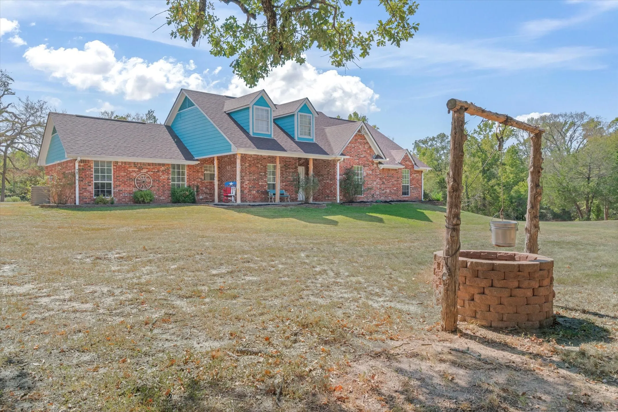 Single Family Residence For Sale in Van Zandt County , 9217 Fm 1861, Eustace, Texas 75124, 3 Bedroom, 2 Bathroom, 2 Garage spaces, 1,607 Sqft, built in 2002, mls#21398332, Real Estate Agent in Eustace, Homes For Sale in Van Zandt county, Homes For Sale in Eustace, Realtor in Eustace Texas, Real Estate Brokerage Independent Realty Texas, Luminita Cordes Realtor
