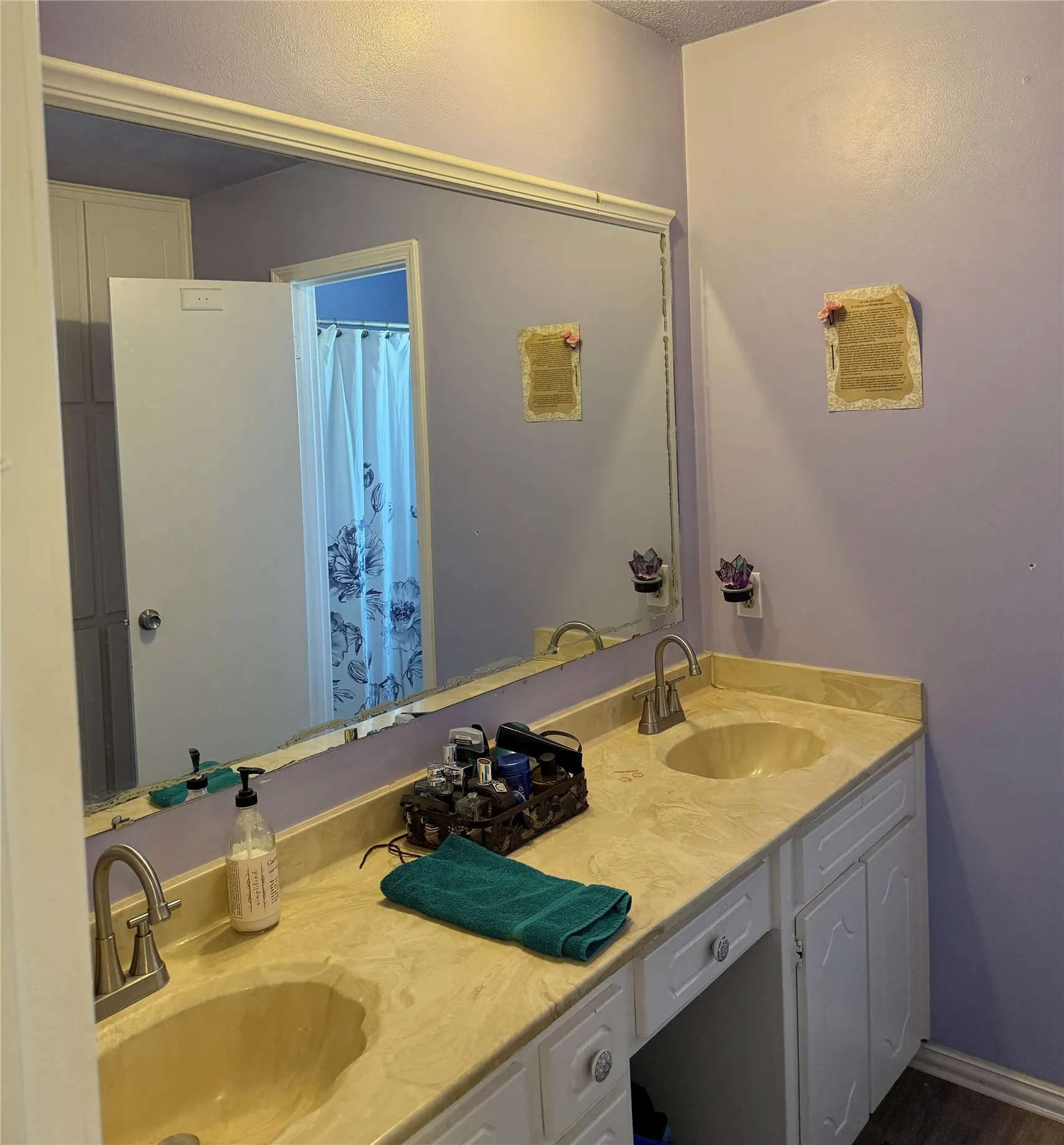 Single Family Residence For Sale in Tarrant County , 7317 Timberidge Drive, North Richland Hills, Texas 76182, 3 Bedroom, 2 Bathroom, 2 Garage spaces, 1,633 Sqft, built in 1979, mls#21398094, Real Estate Agent in North Richland Hills, Homes For Sale in Tarrant county, Homes For Sale in North Richland Hills, Realtor in North Richland Hills Texas, Real Estate Brokerage Independent Realty Texas, Luminita Cordes Realtor