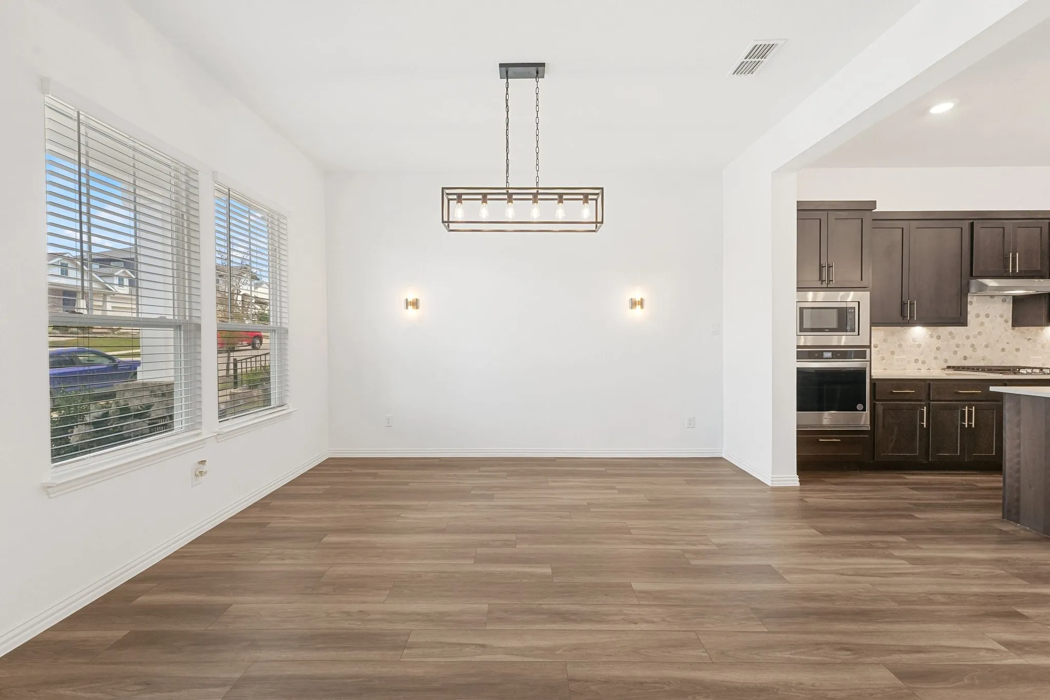 Single Family Residence For Sale in Denton County , 2313 Jack Rabbit Way, Northlake, Texas 76247, 4 Bedroom, 3 Bathroom, 2 Garage spaces, 2,388 Sqft, built in 2022, mls#21399600, Real Estate Agent in Northlake, Homes For Sale in Denton county, Homes For Sale in Northlake, Realtor in Northlake Texas, Real Estate Brokerage Independent Realty Texas, Luminita Cordes Realtor