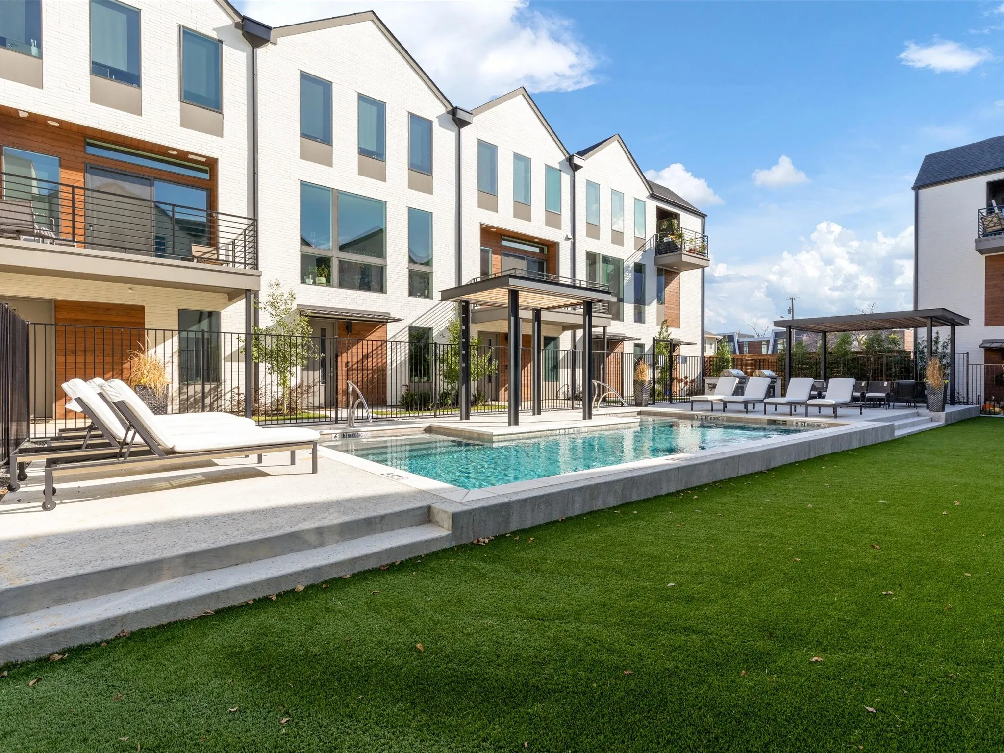 Townhouse For Rent in Dallas County , 4426 Cabell Drive 1204, Dallas, Texas 75204, 2 Bedroom, 3 Bathroom, 2 Garage spaces, 1,487 Sqft, built in 2019, mls#21400749, Real Estate Agent in Dallas, Homes For Rent in Dallas county, Homes For Rent in Dallas, Realtor in Dallas Texas, Real Estate Brokerage Independent Realty Texas, Luminita Cordes Realtor