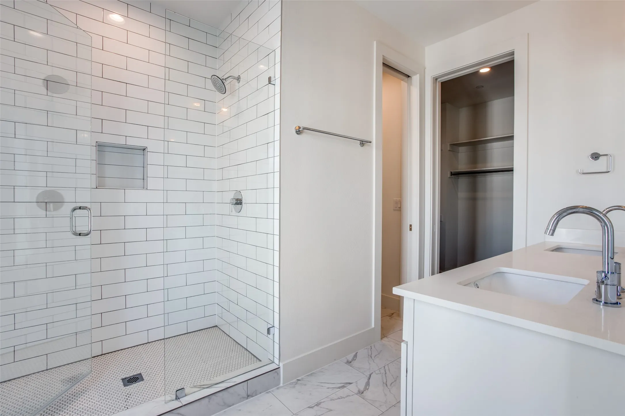 Townhouse For Rent in Dallas County , 4426 Cabell Drive 1204, Dallas, Texas 75204, 2 Bedroom, 3 Bathroom, 2 Garage spaces, 1,487 Sqft, built in 2019, mls#21400749, Real Estate Agent in Dallas, Homes For Rent in Dallas county, Homes For Rent in Dallas, Realtor in Dallas Texas, Real Estate Brokerage Independent Realty Texas, Luminita Cordes Realtor