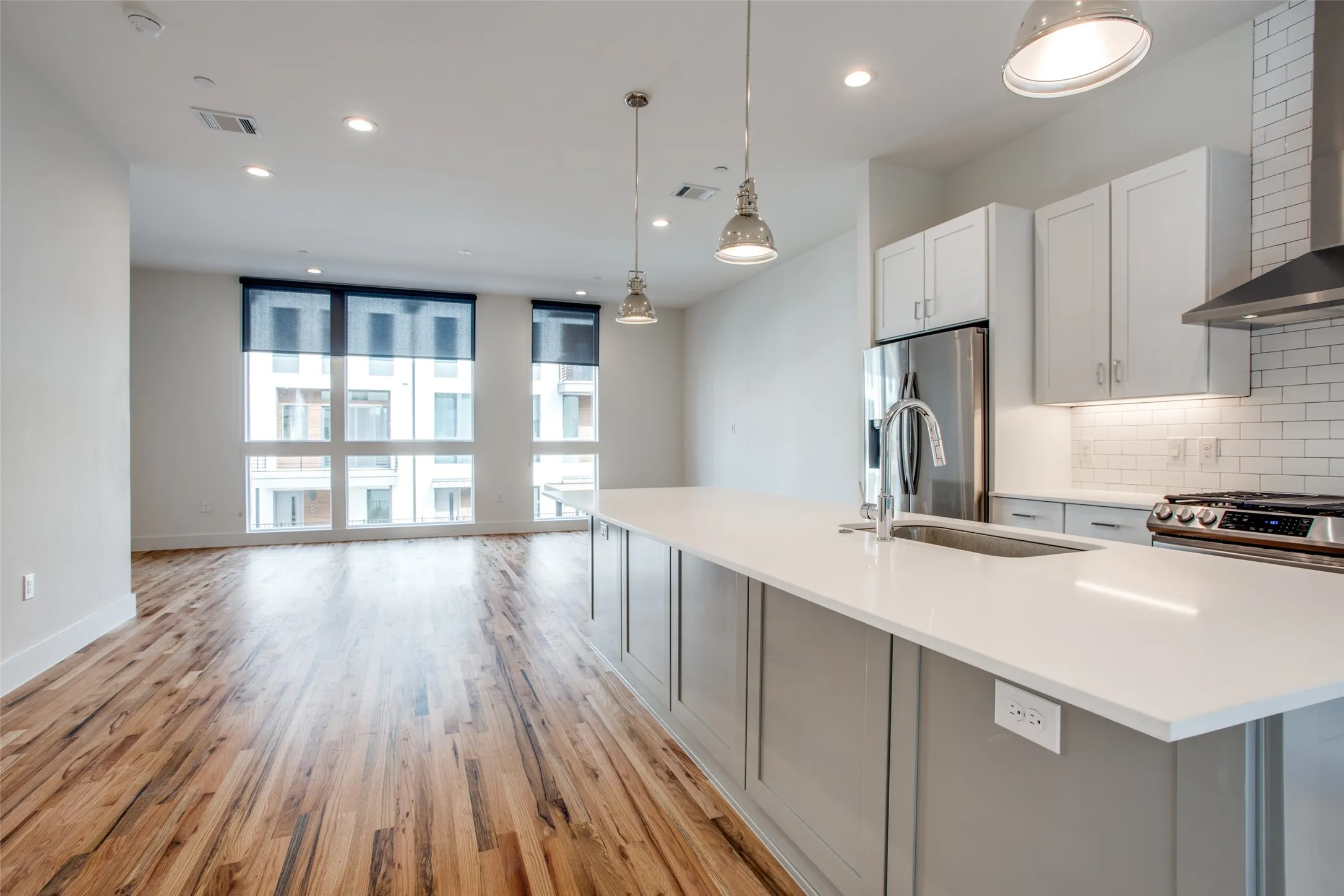 Townhouse For Rent in Dallas County , 4426 Cabell Drive 1204, Dallas, Texas 75204, 2 Bedroom, 3 Bathroom, 2 Garage spaces, 1,487 Sqft, built in 2019, mls#21400749, Real Estate Agent in Dallas, Homes For Rent in Dallas county, Homes For Rent in Dallas, Realtor in Dallas Texas, Real Estate Brokerage Independent Realty Texas, Luminita Cordes Realtor