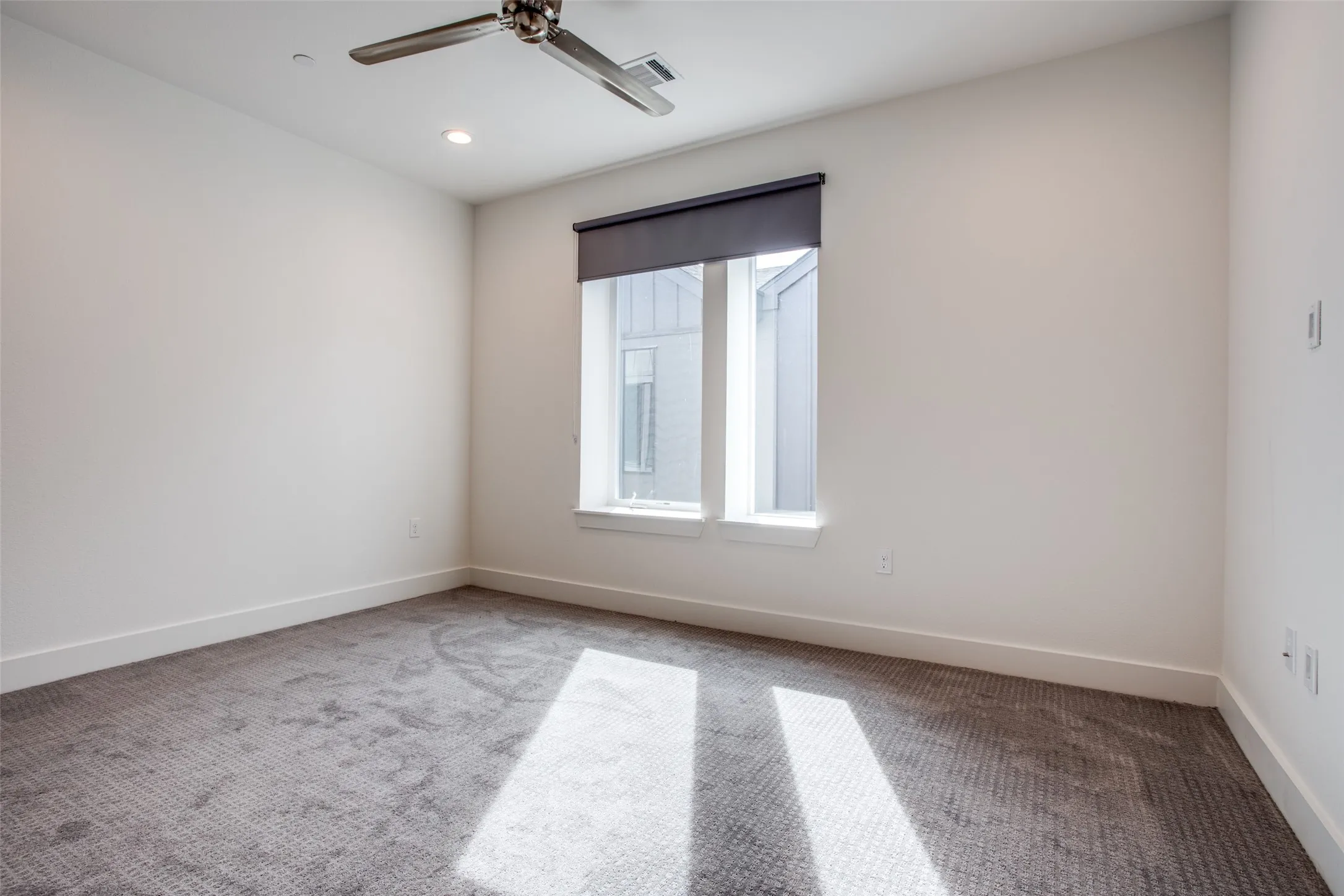 Townhouse For Rent in Dallas County , 4426 Cabell Drive 1204, Dallas, Texas 75204, 2 Bedroom, 3 Bathroom, 2 Garage spaces, 1,487 Sqft, built in 2019, mls#21400749, Real Estate Agent in Dallas, Homes For Rent in Dallas county, Homes For Rent in Dallas, Realtor in Dallas Texas, Real Estate Brokerage Independent Realty Texas, Luminita Cordes Realtor