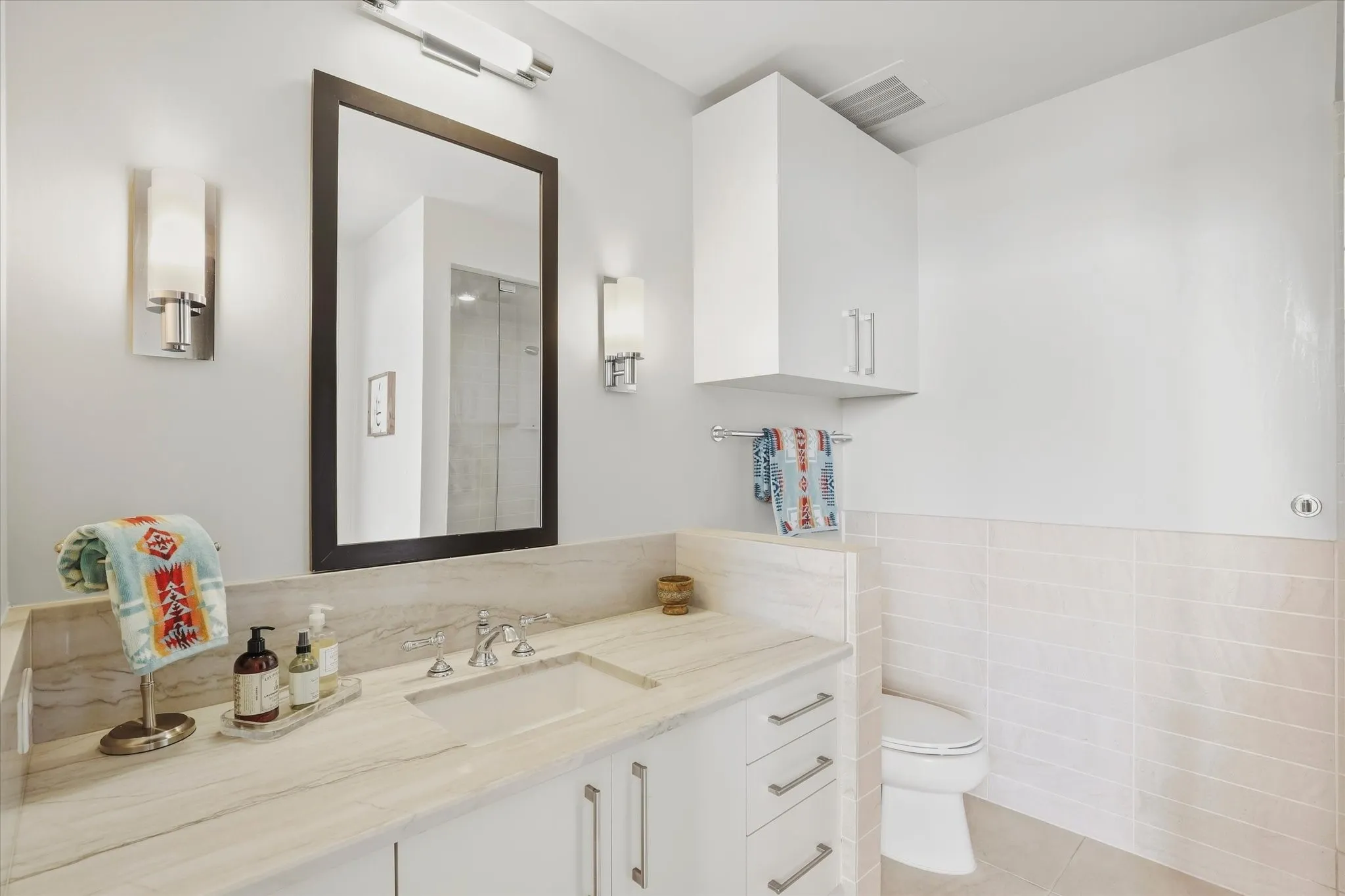 Condominium For Sale in Tarrant County , 2600 W 7th Street 1521, Fort Worth, Texas 76107, 2 Bedroom, 3 Bathroom, 2 Garage spaces, 1,654 Sqft, built in 1928, mls#21397534, Real Estate Agent in Fort Worth, Homes For Sale in Tarrant county, Homes For Sale in Fort Worth, Realtor in Fort Worth Texas, Real Estate Brokerage Independent Realty Texas, Luminita Cordes Realtor