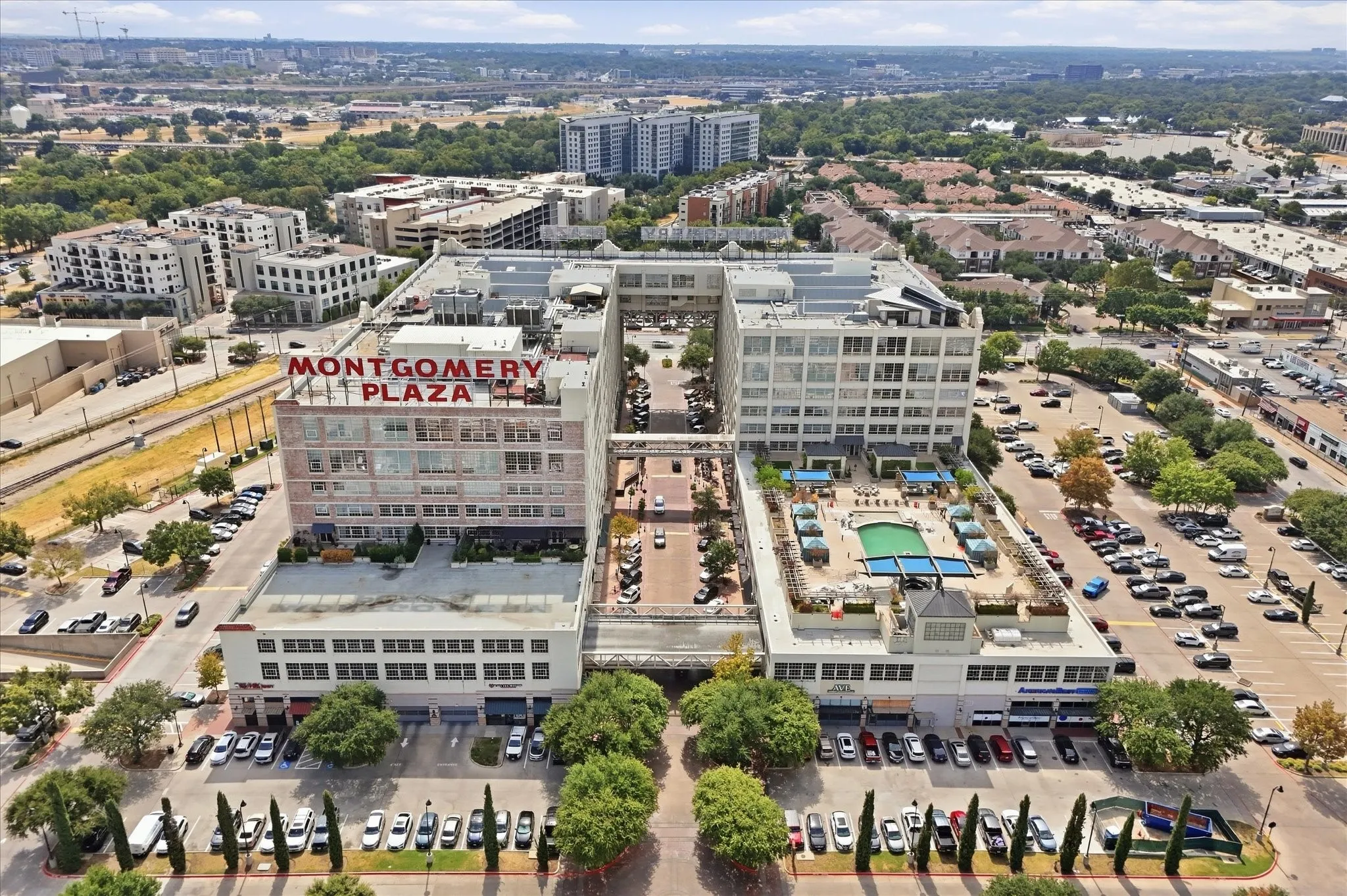 Condominium For Sale in Tarrant County , 2600 W 7th Street 1521, Fort Worth, Texas 76107, 2 Bedroom, 3 Bathroom, 2 Garage spaces, 1,654 Sqft, built in 1928, mls#21397534, Real Estate Agent in Fort Worth, Homes For Sale in Tarrant county, Homes For Sale in Fort Worth, Realtor in Fort Worth Texas, Real Estate Brokerage Independent Realty Texas, Luminita Cordes Realtor