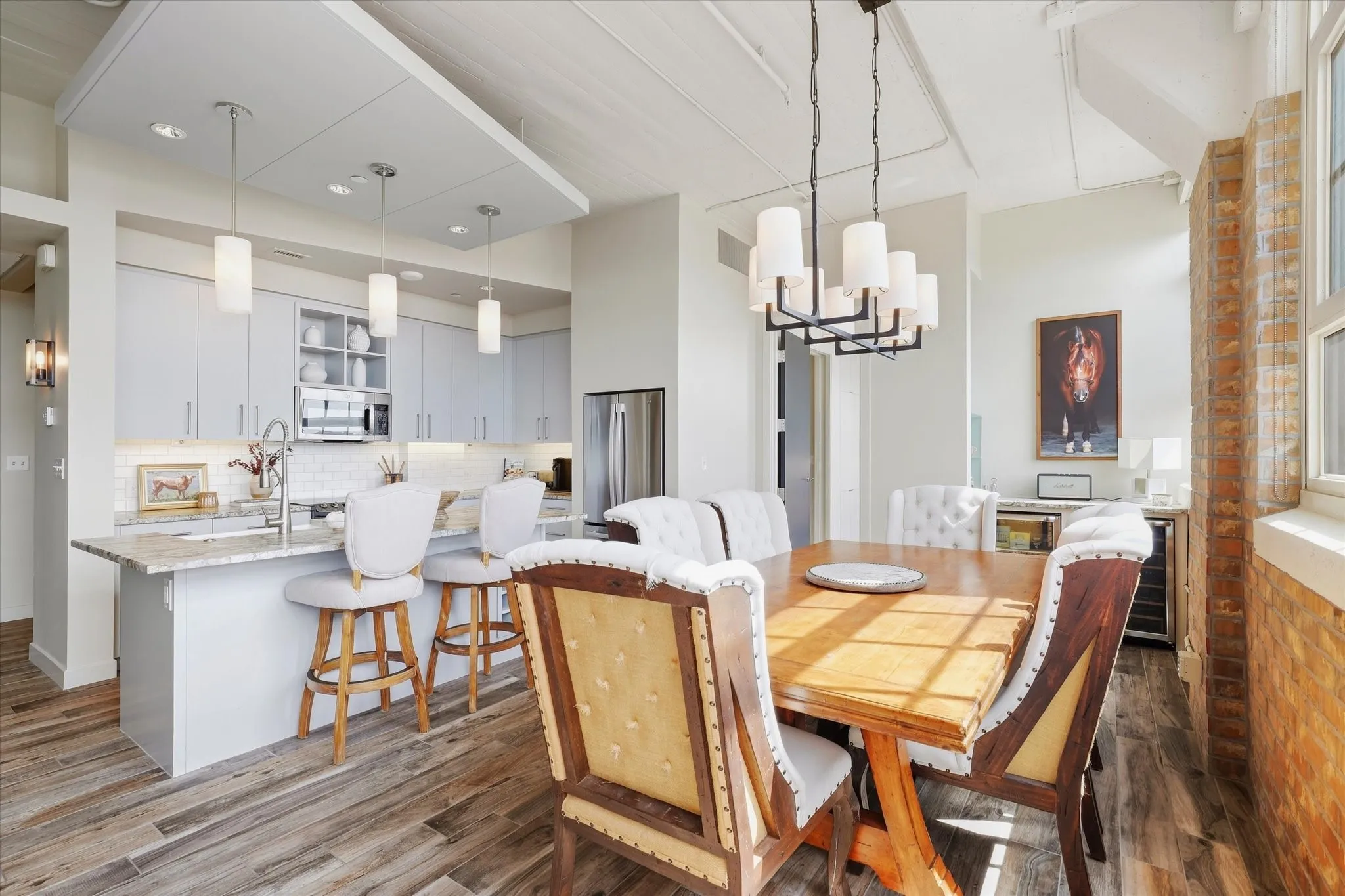 Condominium For Sale in Tarrant County , 2600 W 7th Street 1521, Fort Worth, Texas 76107, 2 Bedroom, 3 Bathroom, 2 Garage spaces, 1,654 Sqft, built in 1928, mls#21397534, Real Estate Agent in Fort Worth, Homes For Sale in Tarrant county, Homes For Sale in Fort Worth, Realtor in Fort Worth Texas, Real Estate Brokerage Independent Realty Texas, Luminita Cordes Realtor