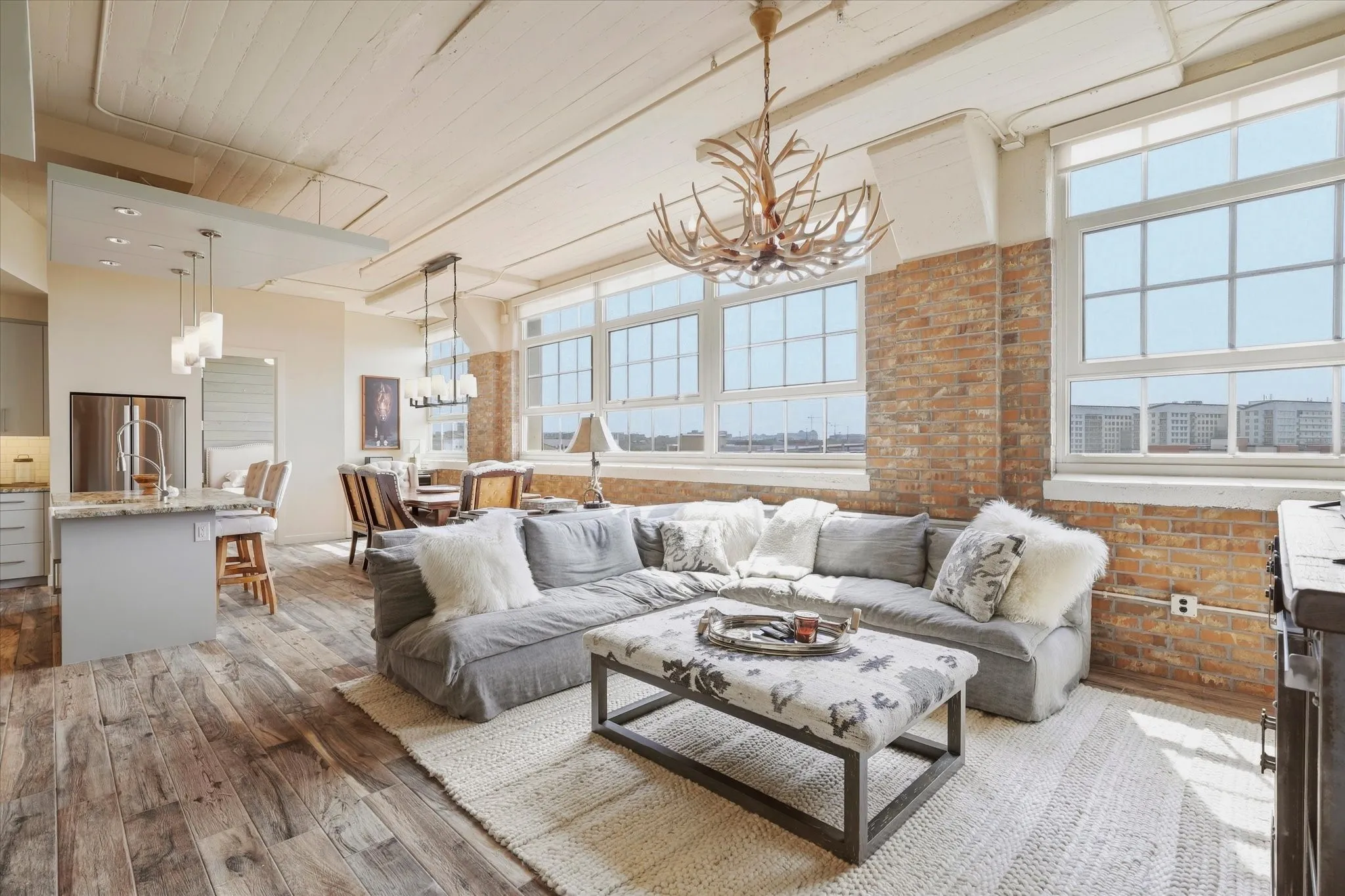 Condominium For Sale in Tarrant County , 2600 W 7th Street 1521, Fort Worth, Texas 76107, 2 Bedroom, 3 Bathroom, 2 Garage spaces, 1,654 Sqft, built in 1928, mls#21397534, Real Estate Agent in Fort Worth, Homes For Sale in Tarrant county, Homes For Sale in Fort Worth, Realtor in Fort Worth Texas, Real Estate Brokerage Independent Realty Texas, Luminita Cordes Realtor