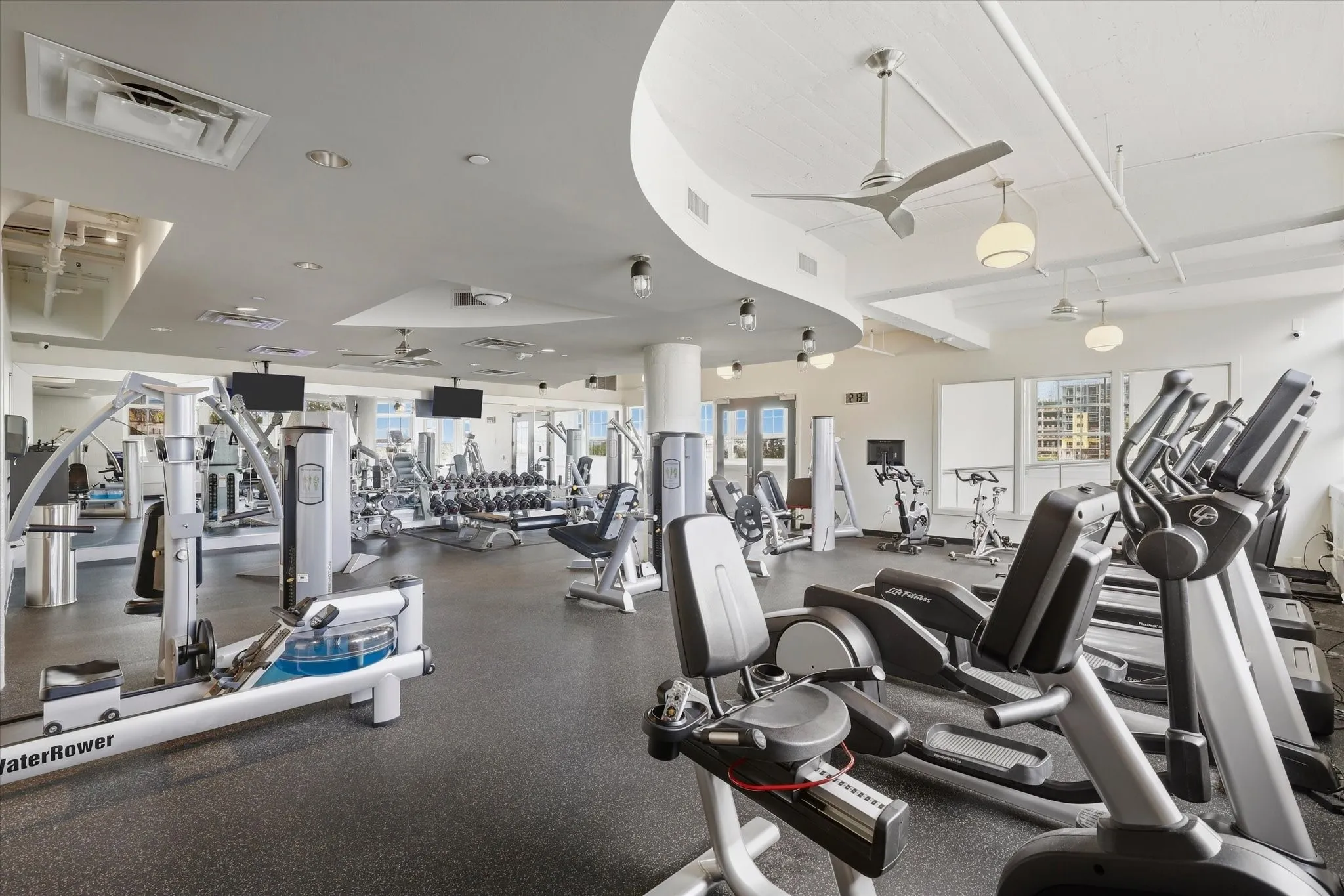 Condominium For Sale in Tarrant County , 2600 W 7th Street 1521, Fort Worth, Texas 76107, 2 Bedroom, 3 Bathroom, 2 Garage spaces, 1,654 Sqft, built in 1928, mls#21397534, Real Estate Agent in Fort Worth, Homes For Sale in Tarrant county, Homes For Sale in Fort Worth, Realtor in Fort Worth Texas, Real Estate Brokerage Independent Realty Texas, Luminita Cordes Realtor