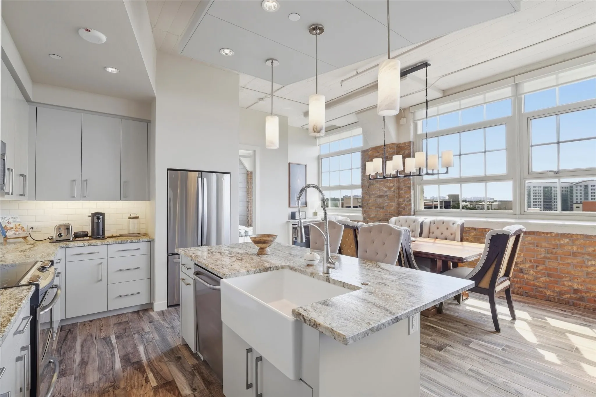 Condominium For Sale in Tarrant County , 2600 W 7th Street 1521, Fort Worth, Texas 76107, 2 Bedroom, 3 Bathroom, 2 Garage spaces, 1,654 Sqft, built in 1928, mls#21397534, Real Estate Agent in Fort Worth, Homes For Sale in Tarrant county, Homes For Sale in Fort Worth, Realtor in Fort Worth Texas, Real Estate Brokerage Independent Realty Texas, Luminita Cordes Realtor