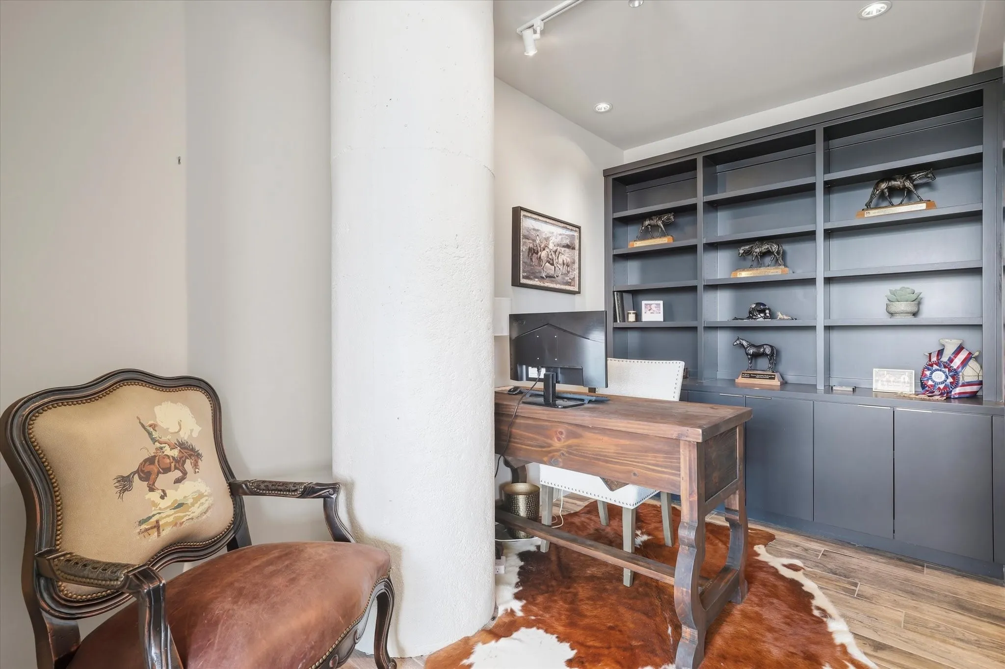 Condominium For Sale in Tarrant County , 2600 W 7th Street 1521, Fort Worth, Texas 76107, 2 Bedroom, 3 Bathroom, 2 Garage spaces, 1,654 Sqft, built in 1928, mls#21397534, Real Estate Agent in Fort Worth, Homes For Sale in Tarrant county, Homes For Sale in Fort Worth, Realtor in Fort Worth Texas, Real Estate Brokerage Independent Realty Texas, Luminita Cordes Realtor