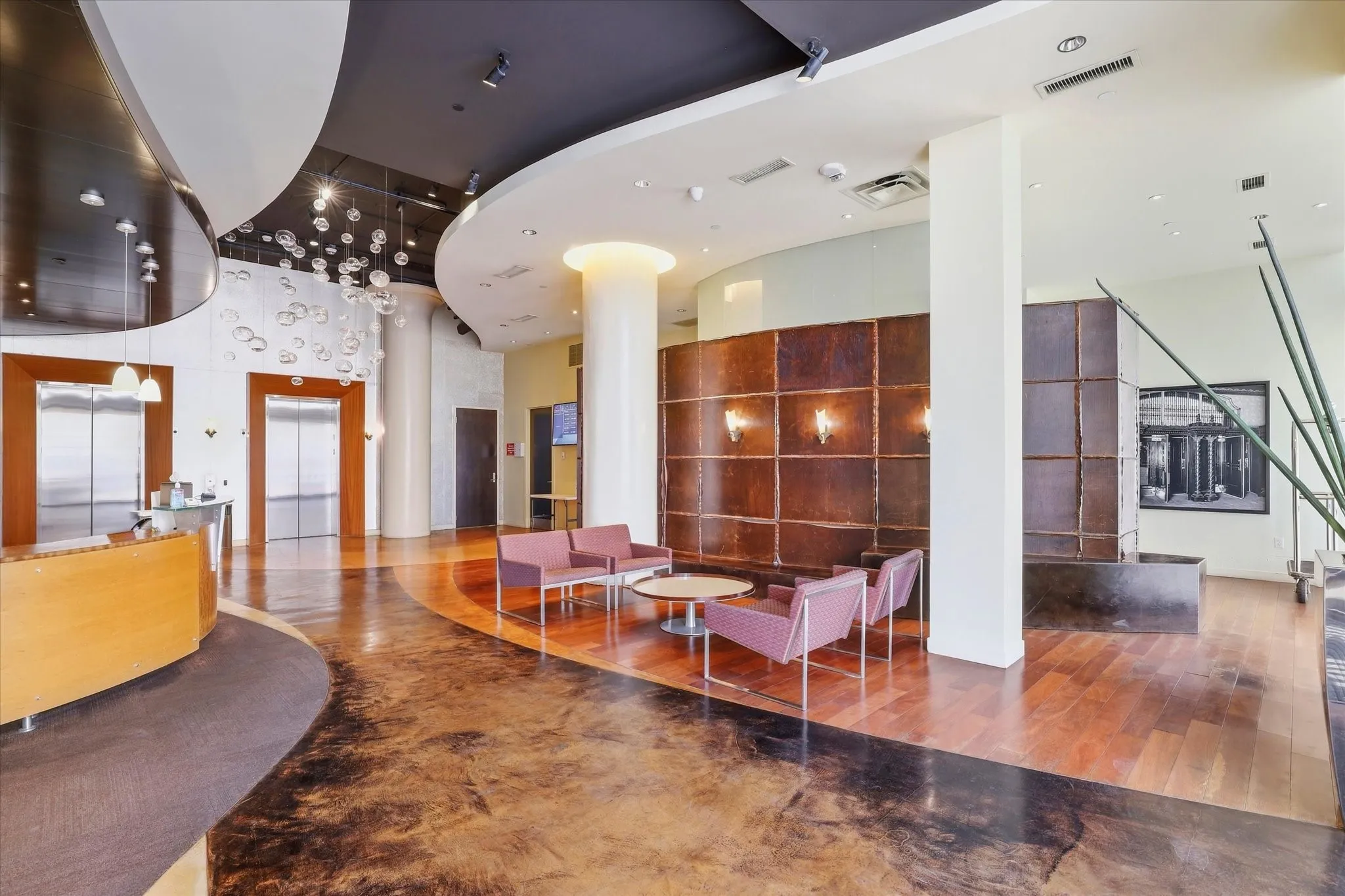 Condominium For Sale in Tarrant County , 2600 W 7th Street 1521, Fort Worth, Texas 76107, 2 Bedroom, 3 Bathroom, 2 Garage spaces, 1,654 Sqft, built in 1928, mls#21397534, Real Estate Agent in Fort Worth, Homes For Sale in Tarrant county, Homes For Sale in Fort Worth, Realtor in Fort Worth Texas, Real Estate Brokerage Independent Realty Texas, Luminita Cordes Realtor