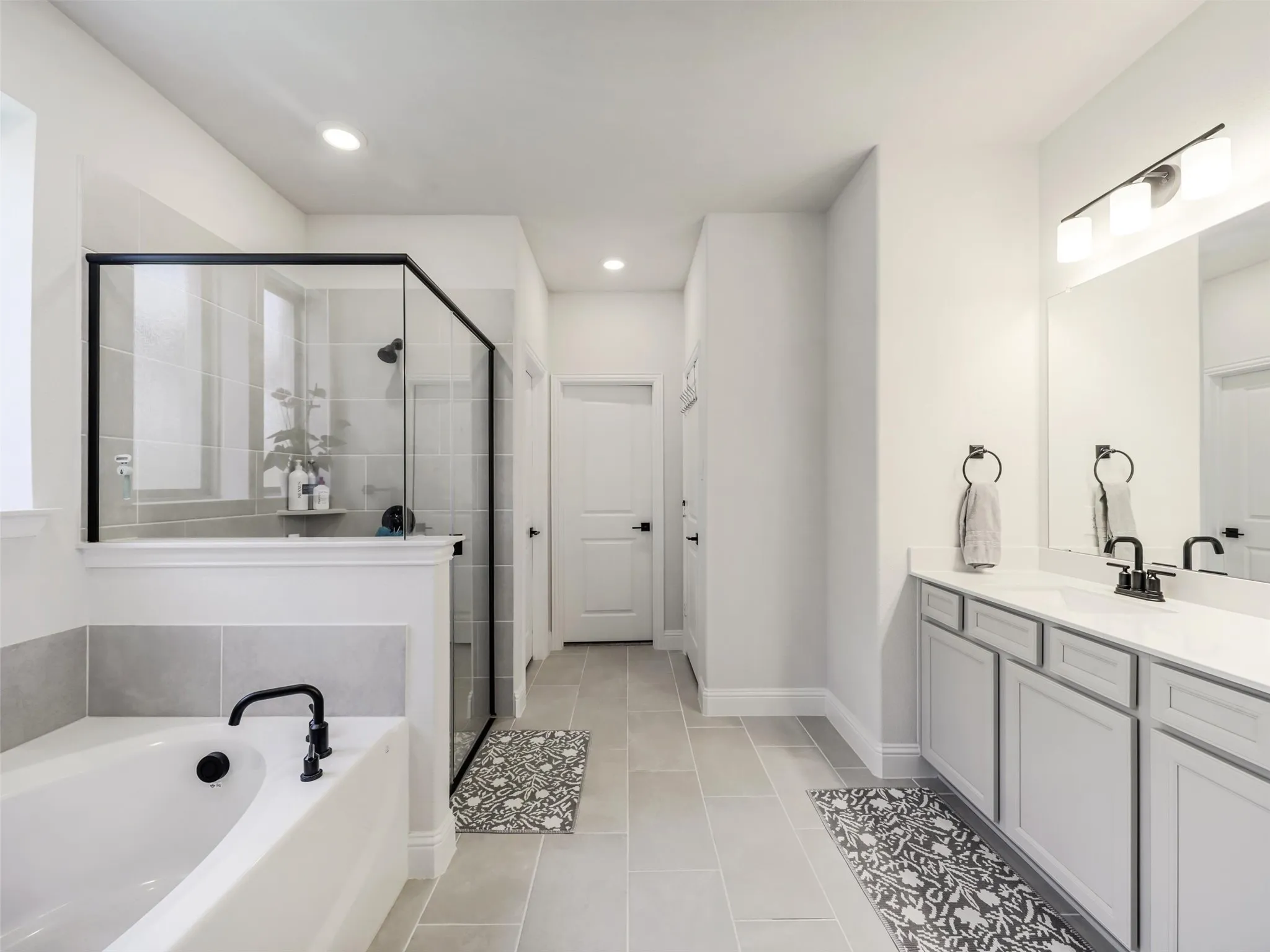 Single Family Residence For Sale in Denton County , 1708 Canals Drive, Little Elm, Texas 75068, 4 Bedroom, 3 Bathroom, 2 Garage spaces, 3,074 Sqft, built in 2024, mls#21399879, Real Estate Agent in Little Elm, Homes For Sale in Denton county, Homes For Sale in Little Elm, Realtor in Little Elm Texas, Real Estate Brokerage Independent Realty Texas, Luminita Cordes Realtor