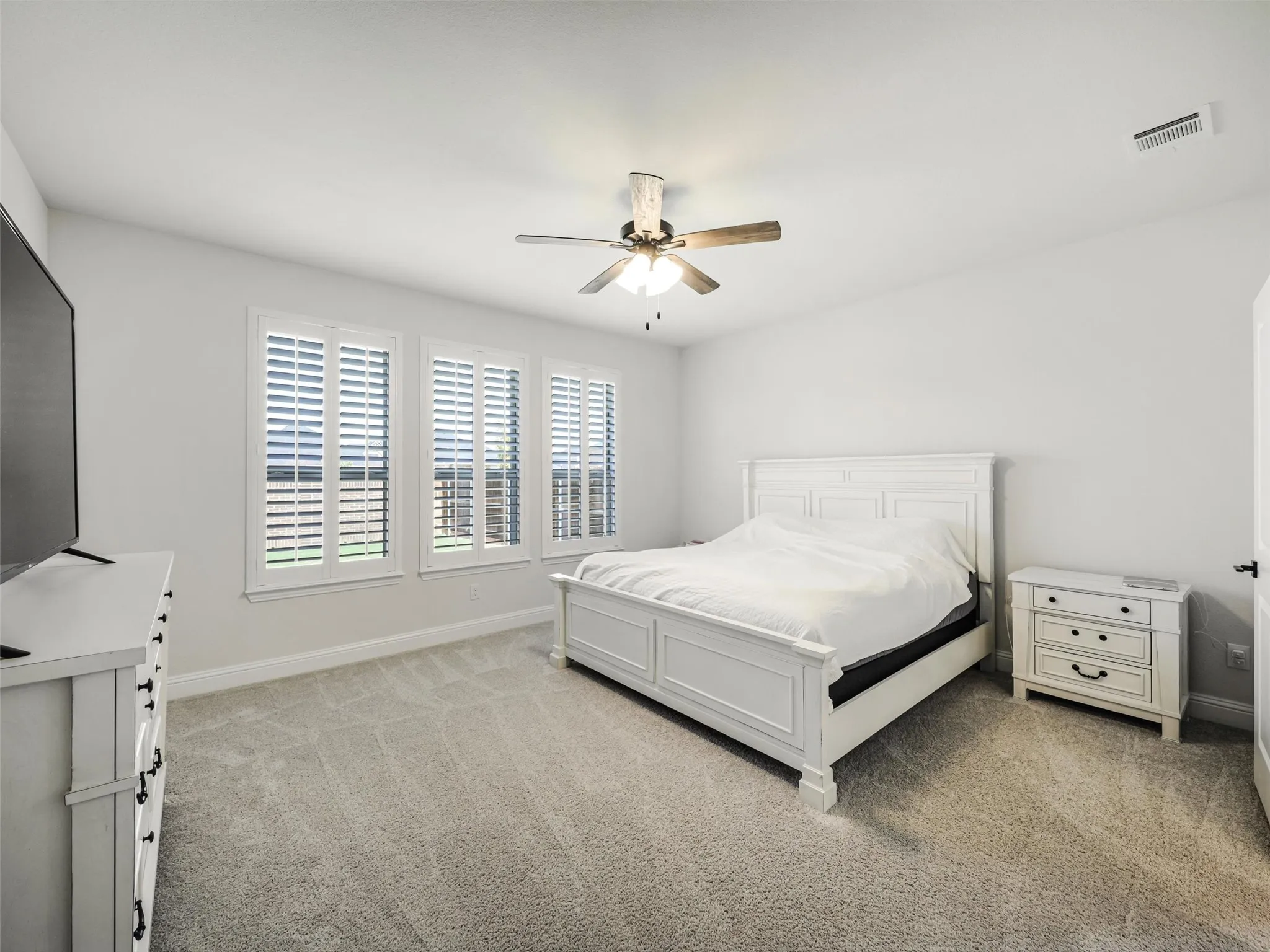 Single Family Residence For Sale in Denton County , 1708 Canals Drive, Little Elm, Texas 75068, 4 Bedroom, 3 Bathroom, 2 Garage spaces, 3,074 Sqft, built in 2024, mls#21399879, Real Estate Agent in Little Elm, Homes For Sale in Denton county, Homes For Sale in Little Elm, Realtor in Little Elm Texas, Real Estate Brokerage Independent Realty Texas, Luminita Cordes Realtor