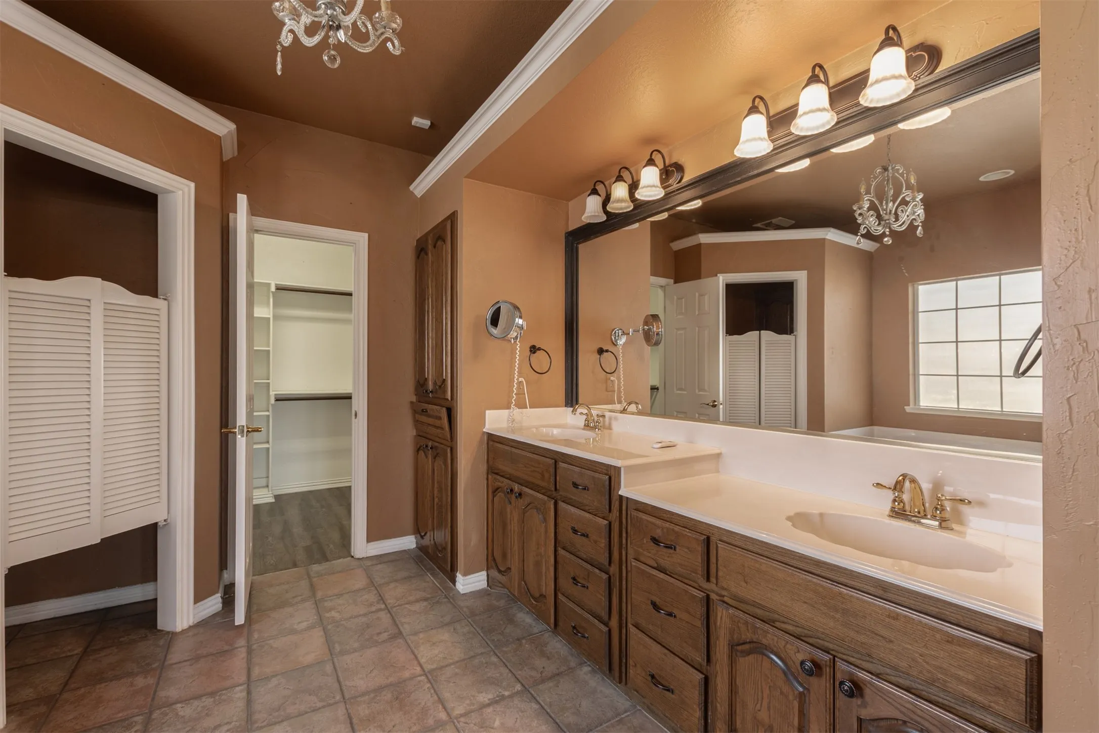 Dual vanities