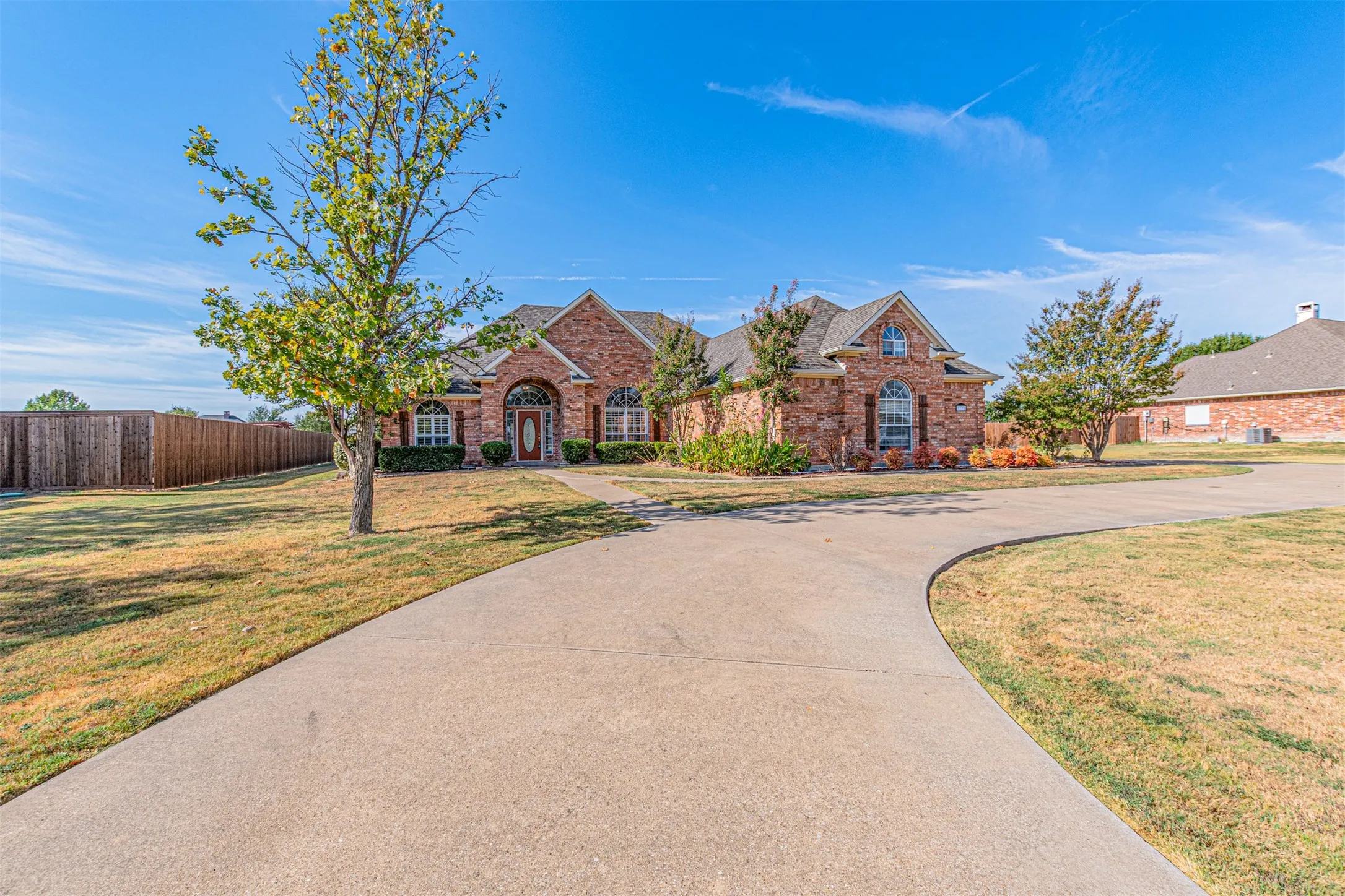 Acre lot & circle drive