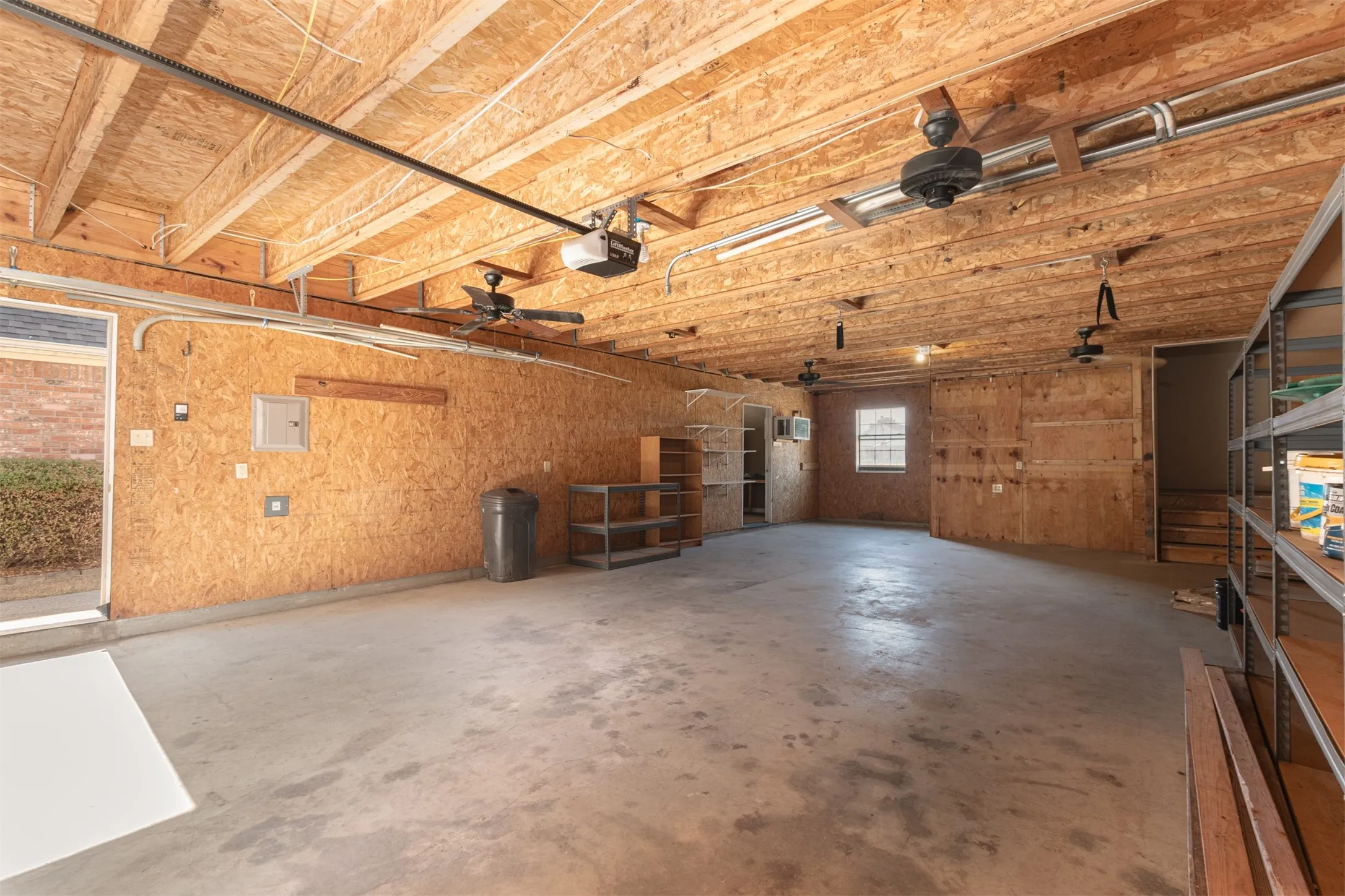 34x 20 building with lots of possibilities