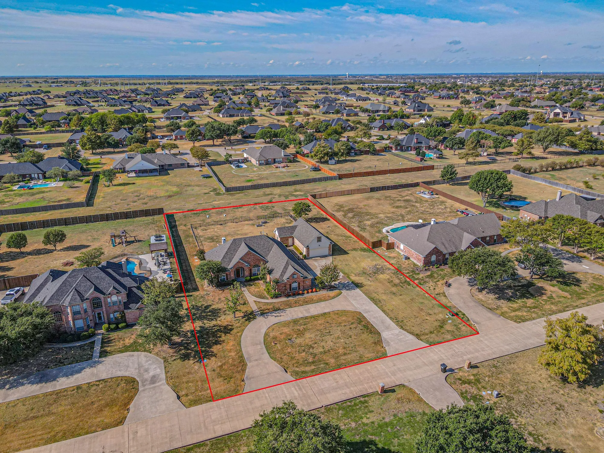 Single Family Residence For Sale in Kaufman County , 1198 E Oaklawn Drive, Talty, Texas 75160, 3 Bedroom, 2 Bathroom, 3 Garage spaces, 2,078 Sqft, built in 2000, mls#21397504, Real Estate Agent in Talty, Homes For Sale in Kaufman county, Homes For Sale in Talty, Realtor in Talty Texas, Real Estate Brokerage Independent Realty Texas, Luminita Cordes Realtor