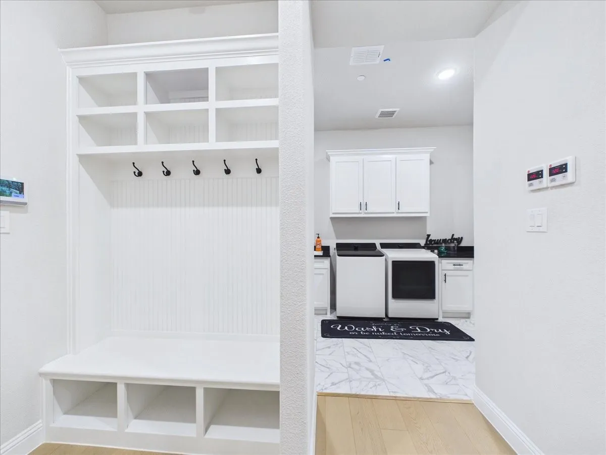 Single Family Residence For Sale in Dallas County , 262 Vidrio Drive, Sunnyvale, Texas 75182, 4 Bedroom, 5 Bathroom, 4 Garage spaces, 4,202 Sqft, built in 2024, mls#21399949, Real Estate Agent in Sunnyvale, Homes For Sale in Dallas county, Homes For Sale in Sunnyvale, Realtor in Sunnyvale Texas, Real Estate Brokerage Independent Realty Texas, Luminita Cordes Realtor