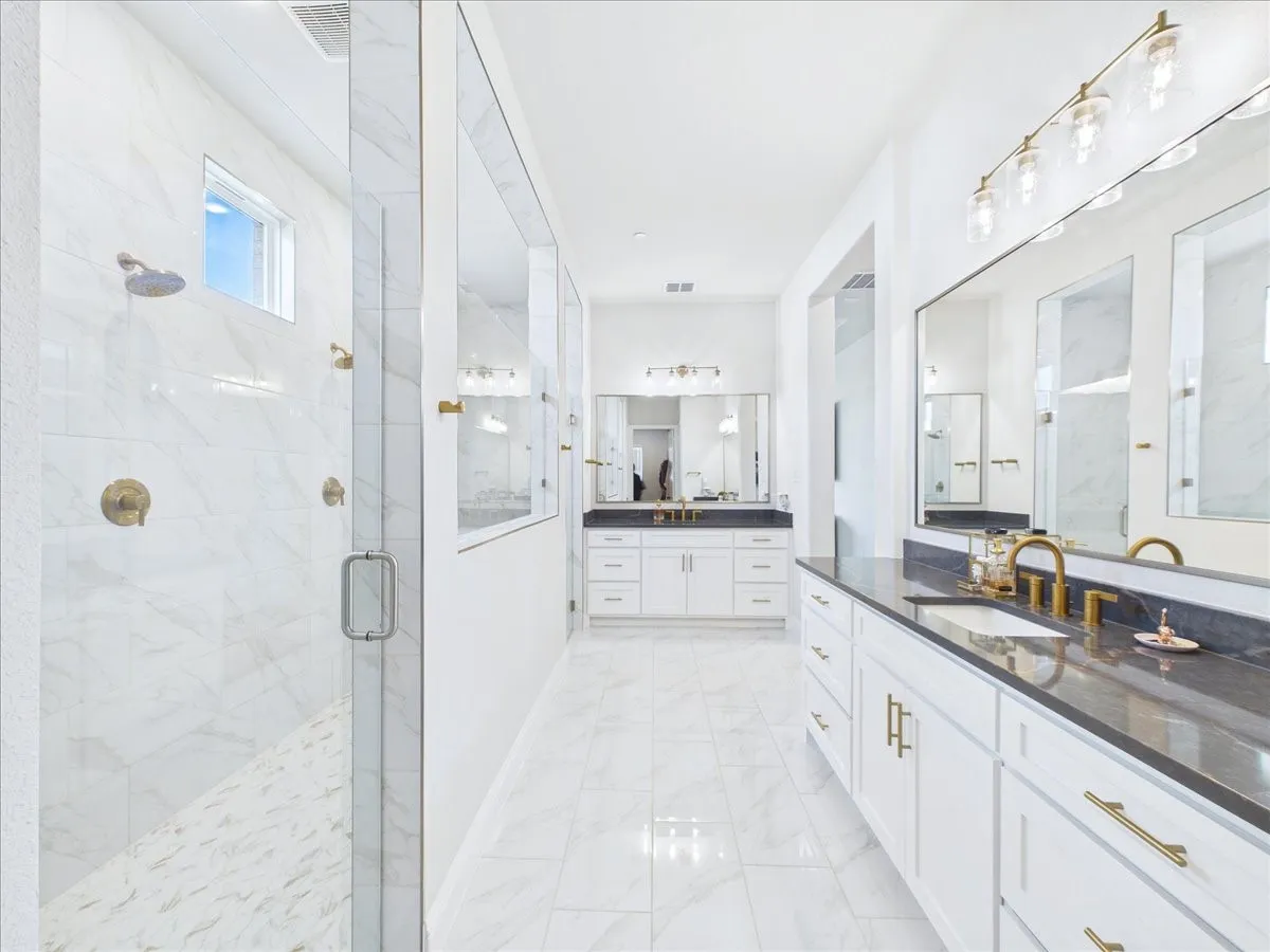 Single Family Residence For Sale in Dallas County , 262 Vidrio Drive, Sunnyvale, Texas 75182, 4 Bedroom, 5 Bathroom, 4 Garage spaces, 4,202 Sqft, built in 2024, mls#21399949, Real Estate Agent in Sunnyvale, Homes For Sale in Dallas county, Homes For Sale in Sunnyvale, Realtor in Sunnyvale Texas, Real Estate Brokerage Independent Realty Texas, Luminita Cordes Realtor