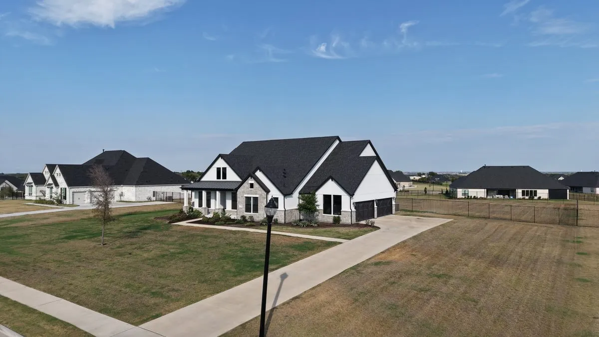 Single Family Residence For Sale in Dallas County , 262 Vidrio Drive, Sunnyvale, Texas 75182, 4 Bedroom, 5 Bathroom, 4 Garage spaces, 4,202 Sqft, built in 2024, mls#21399949, Real Estate Agent in Sunnyvale, Homes For Sale in Dallas county, Homes For Sale in Sunnyvale, Realtor in Sunnyvale Texas, Real Estate Brokerage Independent Realty Texas, Luminita Cordes Realtor