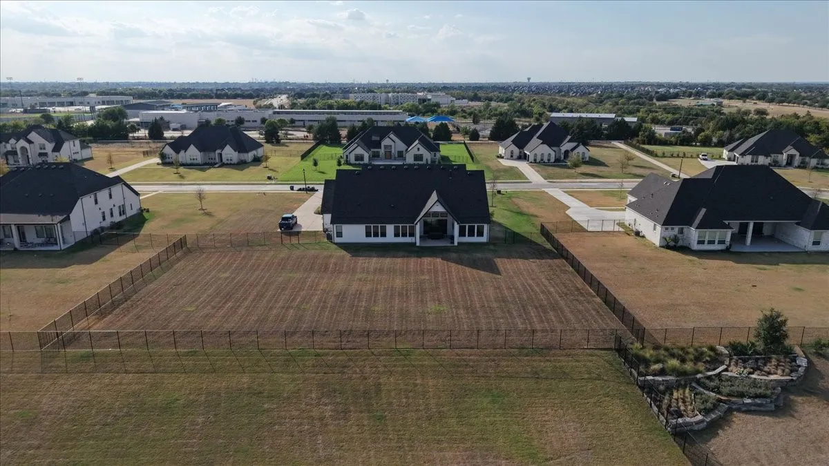 Single Family Residence For Sale in Dallas County , 262 Vidrio Drive, Sunnyvale, Texas 75182, 4 Bedroom, 5 Bathroom, 4 Garage spaces, 4,202 Sqft, built in 2024, mls#21399949, Real Estate Agent in Sunnyvale, Homes For Sale in Dallas county, Homes For Sale in Sunnyvale, Realtor in Sunnyvale Texas, Real Estate Brokerage Independent Realty Texas, Luminita Cordes Realtor