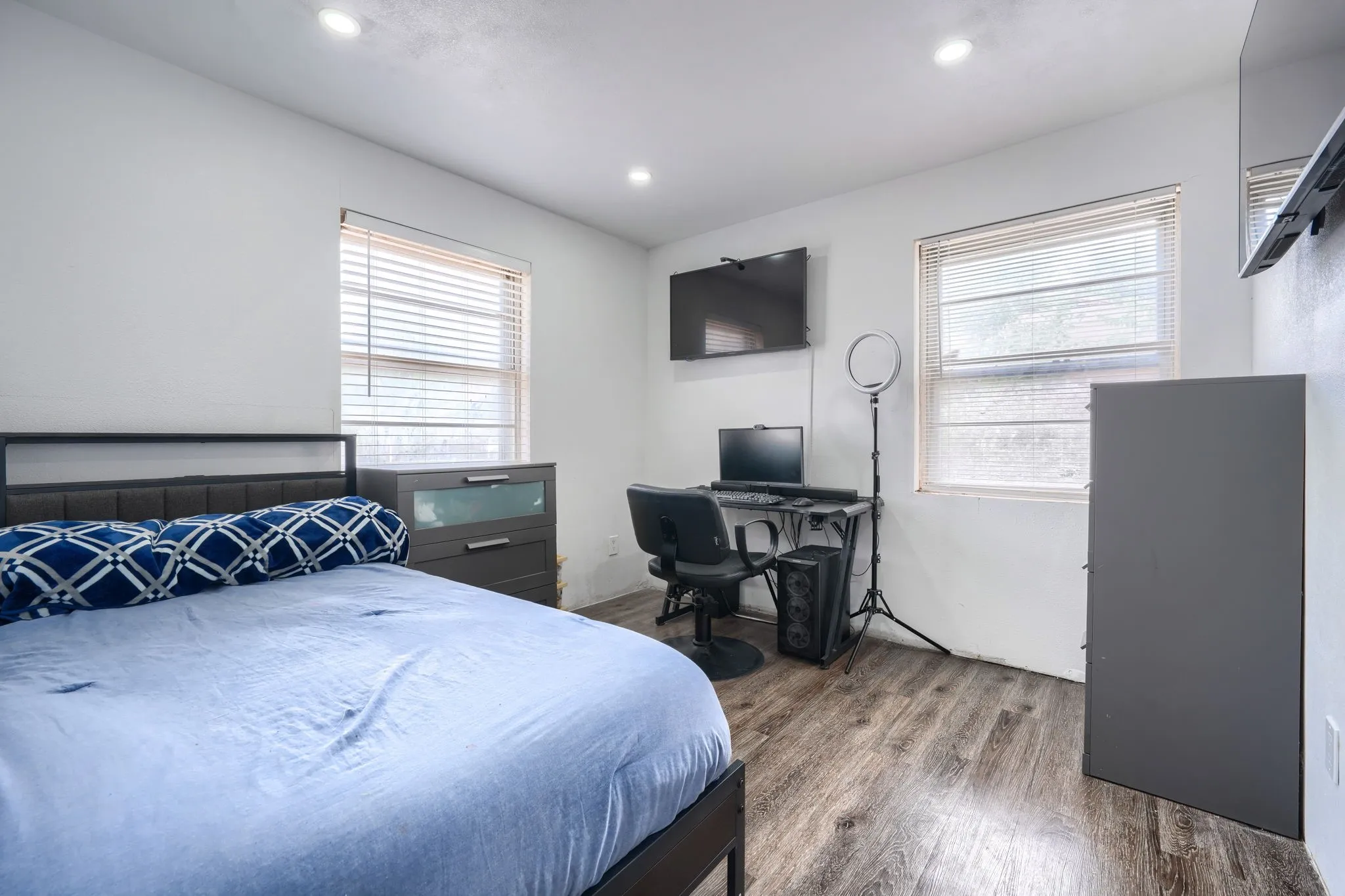 Single Family Residence For Sale in Dallas County , 4413 Hyde Park Drive, Mesquite, Texas 75150, 3 Bedroom, 1 Bathroom, 1 Garage spaces, 944 Sqft, built in 1957, mls#21400690, Real Estate Agent in Mesquite, Homes For Sale in Dallas county, Homes For Sale in Mesquite, Realtor in Mesquite Texas, Real Estate Brokerage Independent Realty Texas, Luminita Cordes Realtor