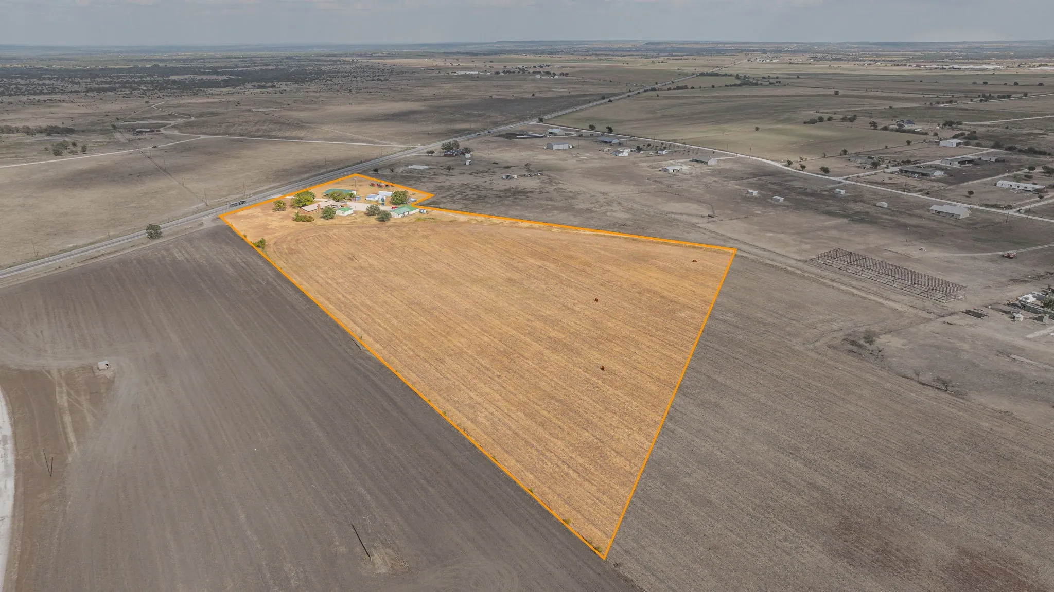 Farm For Sale in Erath County , 10392 US Highway 67, Stephenville, Texas 76401, 5 Bedroom, 4 Bathroom, 2 Garage spaces, 3,406 Sqft, built in 1977, mls#21399680, Real Estate Agent in Stephenville, Homes For Sale in Erath county, Homes For Sale in Stephenville, Realtor in Stephenville Texas, Real Estate Brokerage Independent Realty Texas, Luminita Cordes Realtor