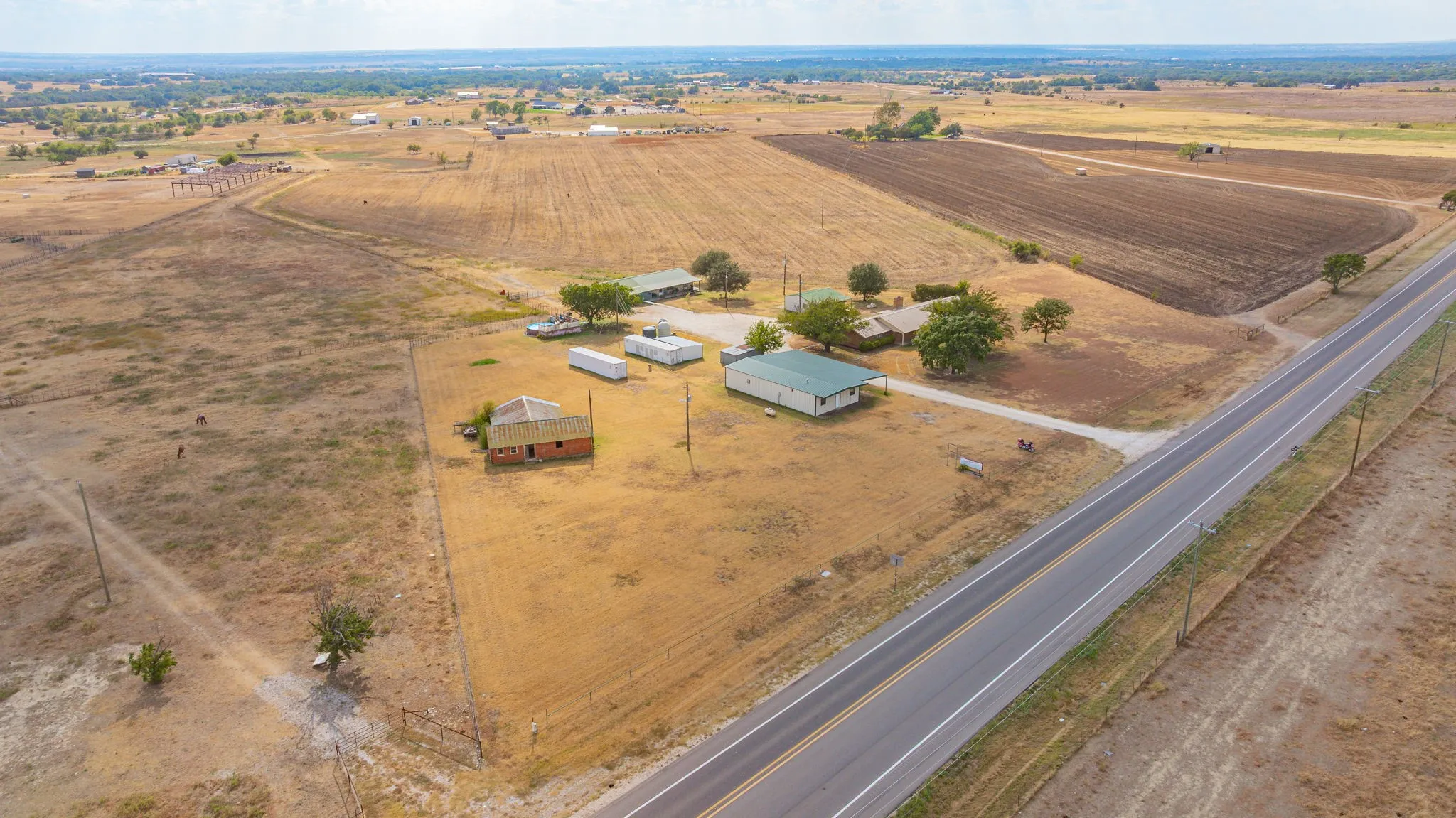 Farm For Sale in Erath County , 10392 US Highway 67, Stephenville, Texas 76401, 5 Bedroom, 4 Bathroom, 2 Garage spaces, 3,406 Sqft, built in 1977, mls#21399680, Real Estate Agent in Stephenville, Homes For Sale in Erath county, Homes For Sale in Stephenville, Realtor in Stephenville Texas, Real Estate Brokerage Independent Realty Texas, Luminita Cordes Realtor