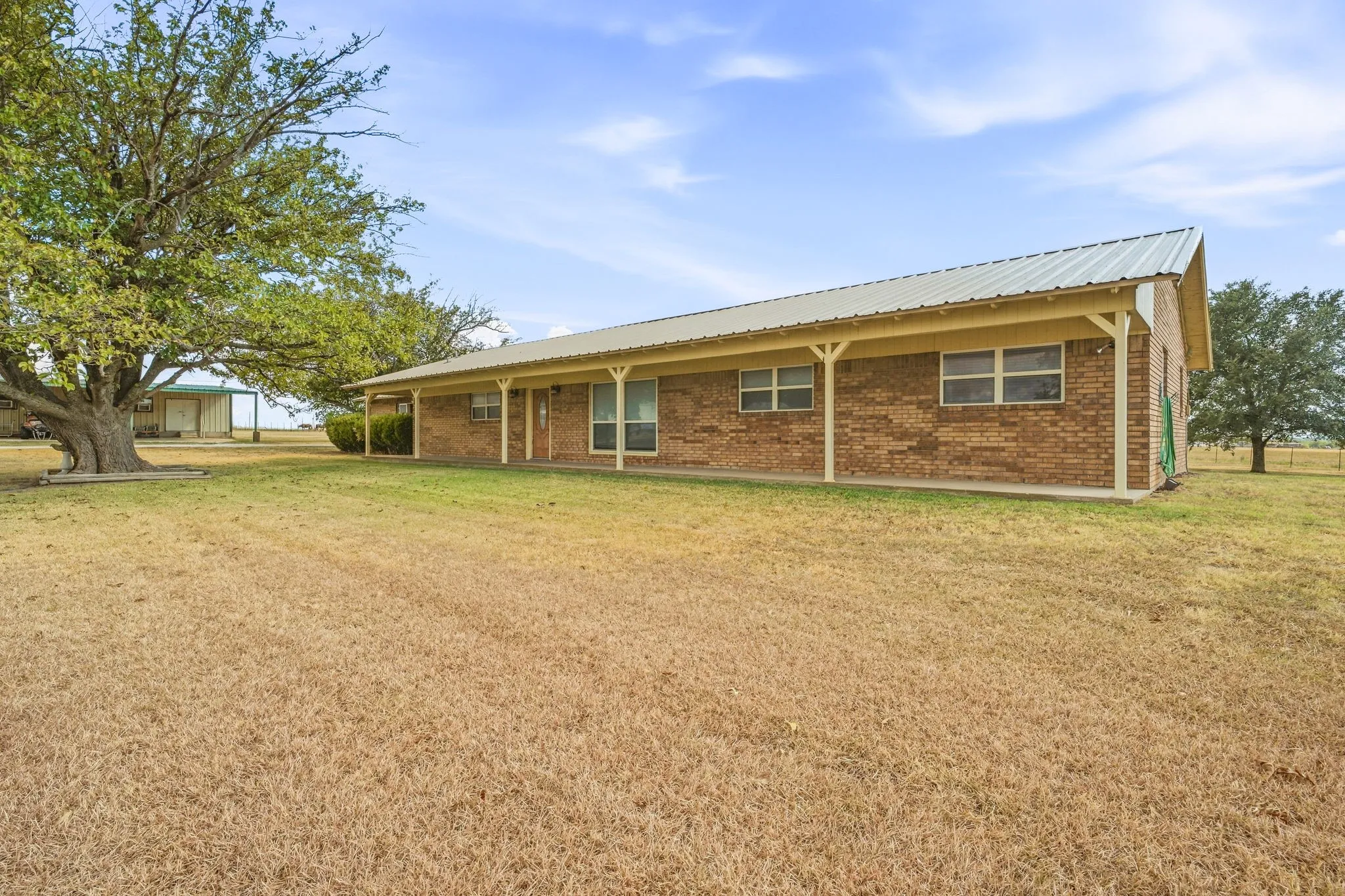 Farm For Sale in Erath County , 10392 US Highway 67, Stephenville, Texas 76401, 5 Bedroom, 4 Bathroom, 2 Garage spaces, 3,406 Sqft, built in 1977, mls#21399680, Real Estate Agent in Stephenville, Homes For Sale in Erath county, Homes For Sale in Stephenville, Realtor in Stephenville Texas, Real Estate Brokerage Independent Realty Texas, Luminita Cordes Realtor