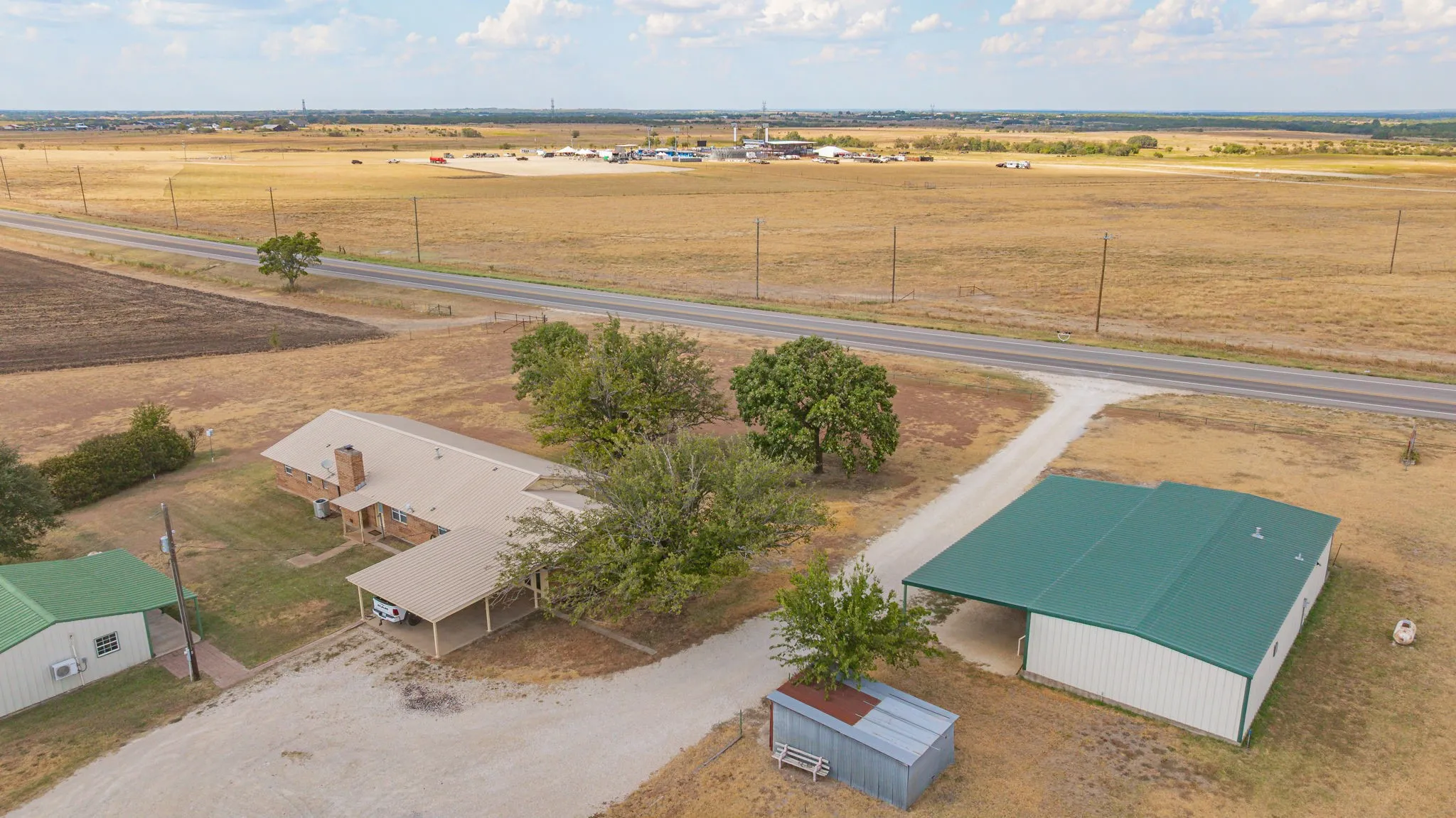 Farm For Sale in Erath County , 10392 US Highway 67, Stephenville, Texas 76401, 5 Bedroom, 4 Bathroom, 2 Garage spaces, 3,406 Sqft, built in 1977, mls#21399680, Real Estate Agent in Stephenville, Homes For Sale in Erath county, Homes For Sale in Stephenville, Realtor in Stephenville Texas, Real Estate Brokerage Independent Realty Texas, Luminita Cordes Realtor