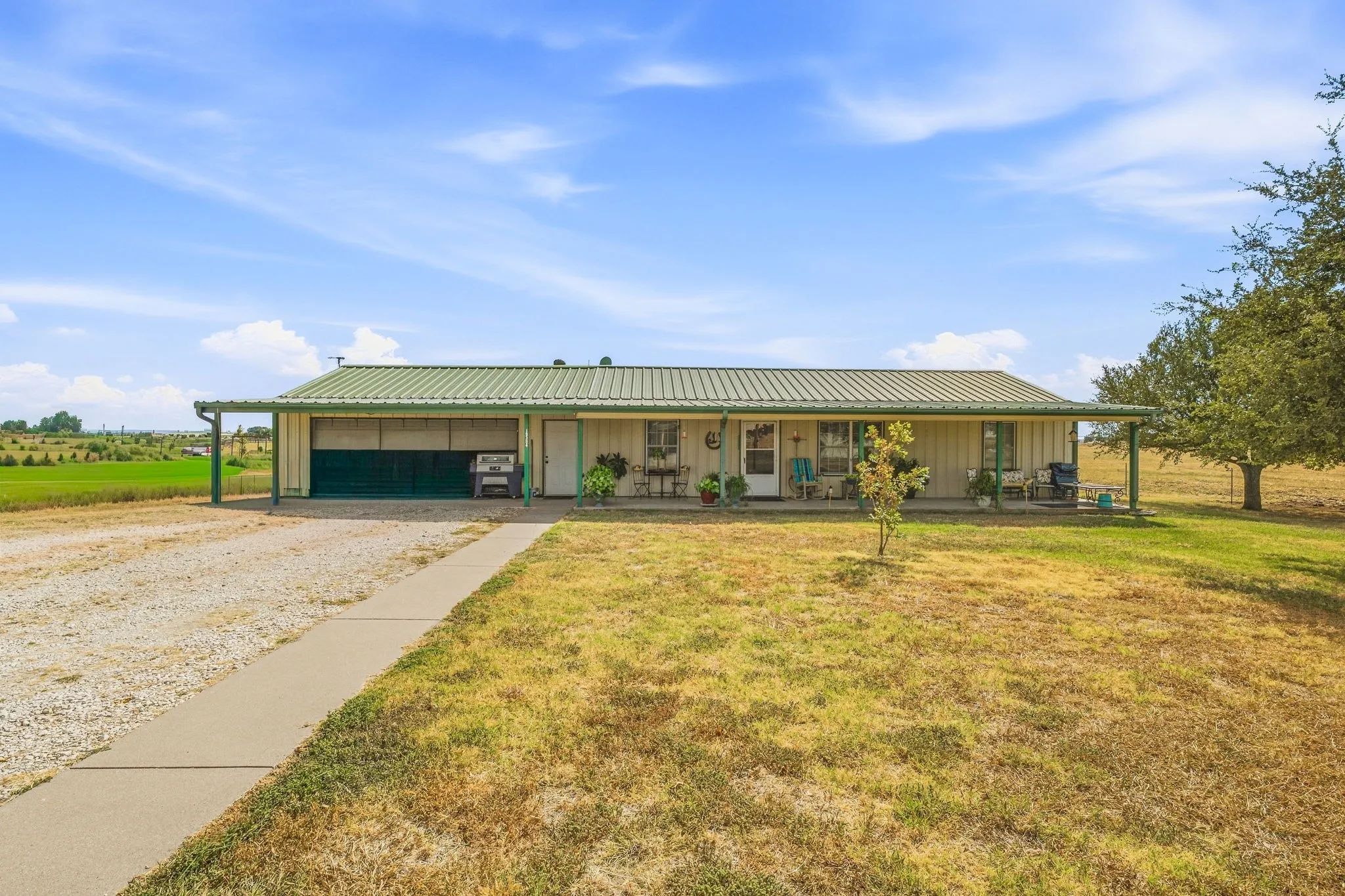 Farm For Sale in Erath County , 10392 US Highway 67, Stephenville, Texas 76401, 5 Bedroom, 4 Bathroom, 2 Garage spaces, 3,406 Sqft, built in 1977, mls#21399680, Real Estate Agent in Stephenville, Homes For Sale in Erath county, Homes For Sale in Stephenville, Realtor in Stephenville Texas, Real Estate Brokerage Independent Realty Texas, Luminita Cordes Realtor
