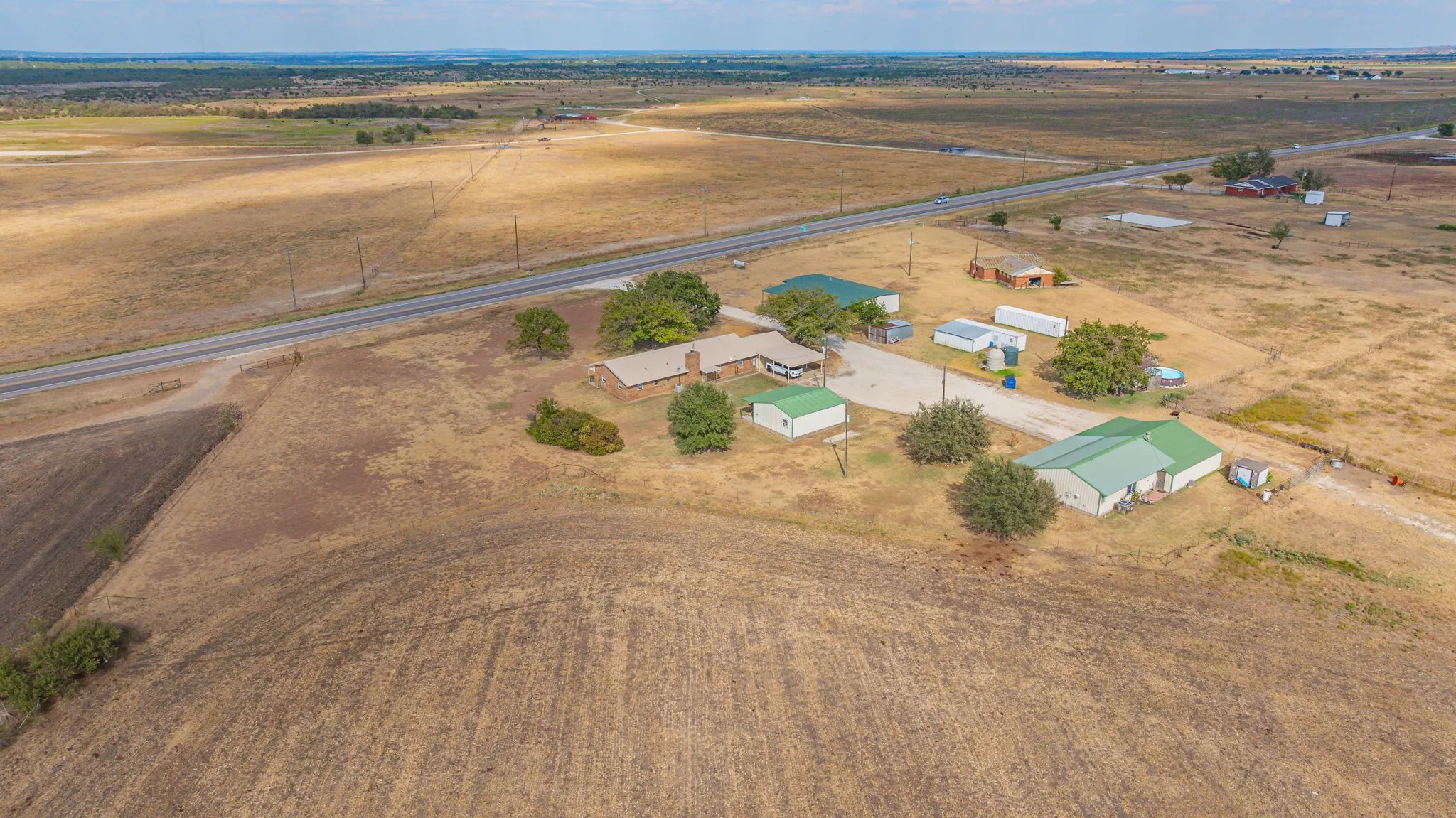 Farm For Sale in Erath County , 10392 US Highway 67, Stephenville, Texas 76401, 5 Bedroom, 4 Bathroom, 2 Garage spaces, 3,406 Sqft, built in 1977, mls#21399680, Real Estate Agent in Stephenville, Homes For Sale in Erath county, Homes For Sale in Stephenville, Realtor in Stephenville Texas, Real Estate Brokerage Independent Realty Texas, Luminita Cordes Realtor