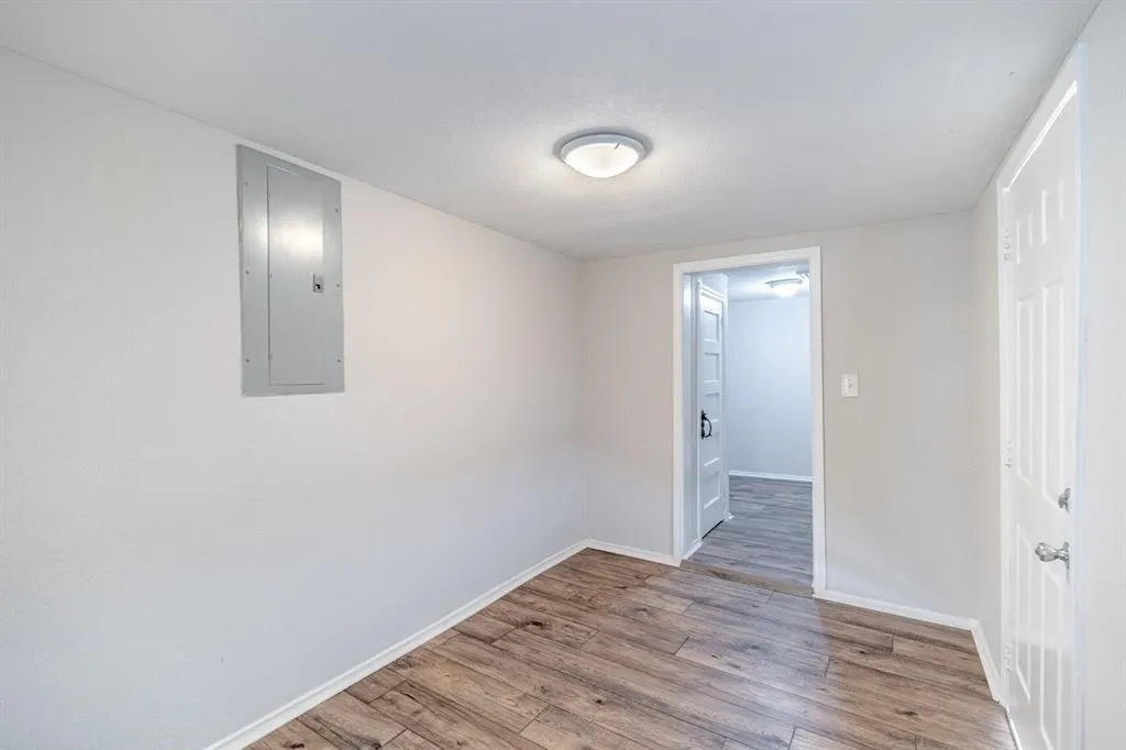 Single Family Residence For Rent in Tarrant County , 3708 Merrett Drive, Lake Worth, Texas 76135, 3 Bedroom, 1 Bathroom, Garage spaces, 1,750 Sqft, built in 1953, mls#21400756, Real Estate Agent in Lake Worth, Homes For Rent in Tarrant county, Homes For Rent in Lake Worth, Realtor in Lake Worth Texas, Real Estate Brokerage Independent Realty Texas, Luminita Cordes Realtor