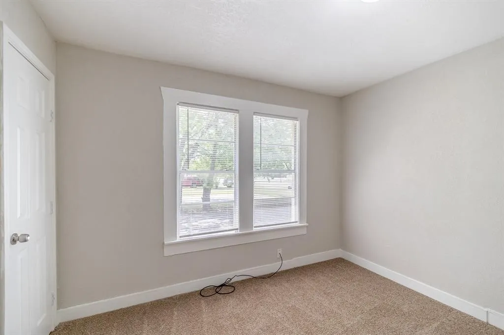 Single Family Residence For Rent in Tarrant County , 3708 Merrett Drive, Lake Worth, Texas 76135, 3 Bedroom, 1 Bathroom, Garage spaces, 1,750 Sqft, built in 1953, mls#21400756, Real Estate Agent in Lake Worth, Homes For Rent in Tarrant county, Homes For Rent in Lake Worth, Realtor in Lake Worth Texas, Real Estate Brokerage Independent Realty Texas, Luminita Cordes Realtor