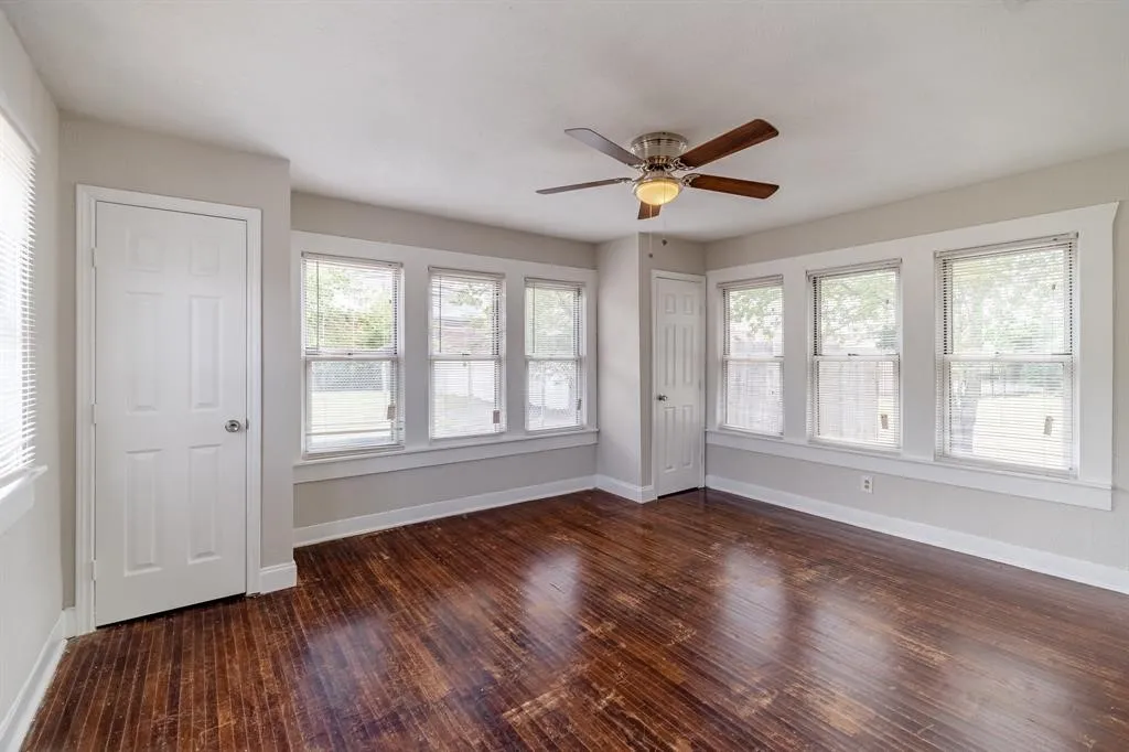 Single Family Residence For Rent in Tarrant County , 3708 Merrett Drive, Lake Worth, Texas 76135, 3 Bedroom, 1 Bathroom, Garage spaces, 1,750 Sqft, built in 1953, mls#21400756, Real Estate Agent in Lake Worth, Homes For Rent in Tarrant county, Homes For Rent in Lake Worth, Realtor in Lake Worth Texas, Real Estate Brokerage Independent Realty Texas, Luminita Cordes Realtor