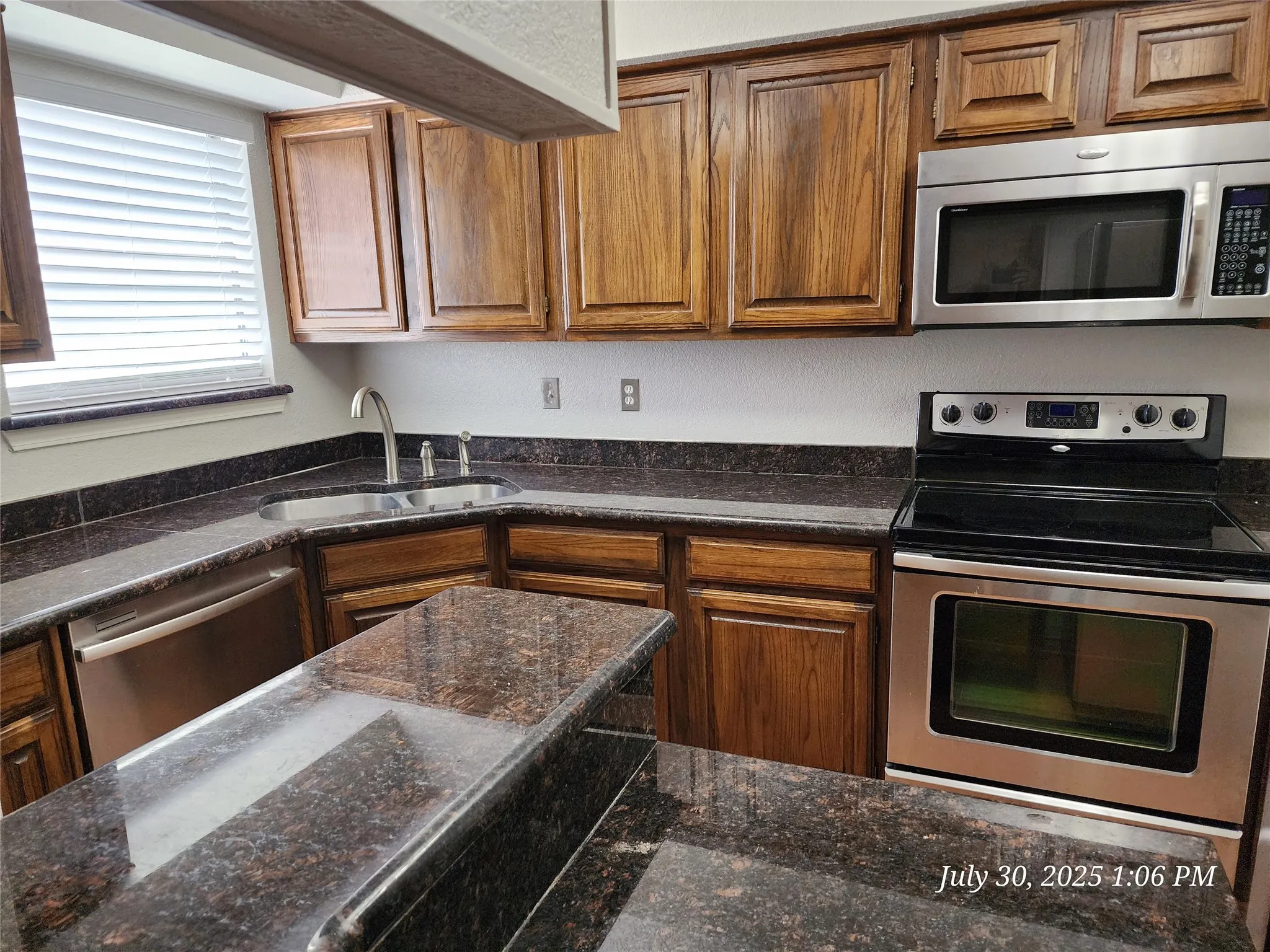 Condominium For Rent in Tarrant County , 1308 Memory Lane 5114, Arlington, Texas 76011, 2 Bedroom, 1 Bathroom, Garage spaces, 963 Sqft, built in 1983, mls#21387390, Real Estate Agent in Arlington, Homes For Rent in Tarrant county, Homes For Rent in Arlington, Realtor in Arlington Texas, Real Estate Brokerage Independent Realty Texas, Luminita Cordes Realtor
