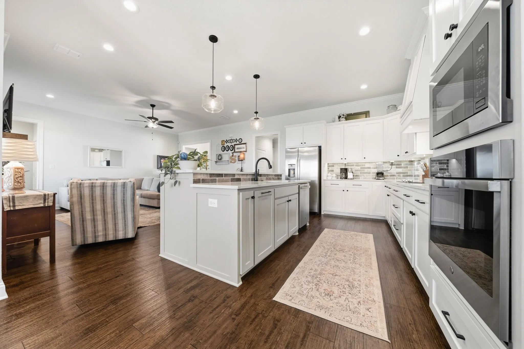 Single Family Residence For Sale in Mc Lennan County , 2108 Stinson Court, Lorena, Texas 76655, 4 Bedroom, 3 Bathroom, 2 Garage spaces, 2,297 Sqft, built in 2021, mls#21397070, Real Estate Agent in Lorena, Homes For Sale in Mc Lennan county, Homes For Sale in Lorena, Realtor in Lorena Texas, Real Estate Brokerage Independent Realty Texas, Luminita Cordes Realtor