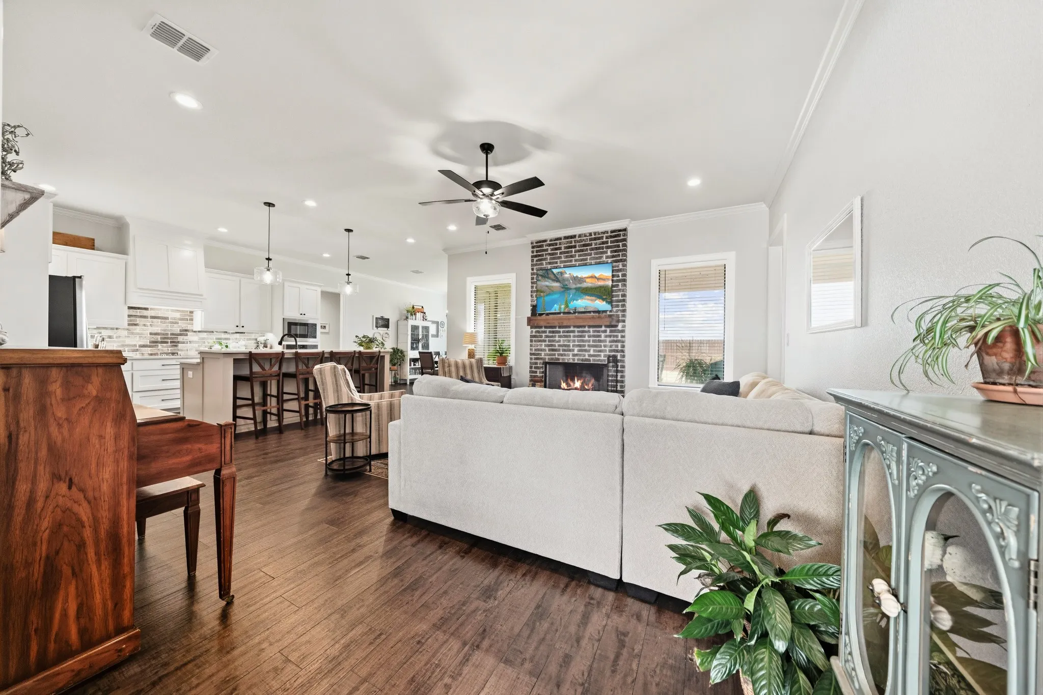Single Family Residence For Sale in Mc Lennan County , 2108 Stinson Court, Lorena, Texas 76655, 4 Bedroom, 3 Bathroom, 2 Garage spaces, 2,297 Sqft, built in 2021, mls#21397070, Real Estate Agent in Lorena, Homes For Sale in Mc Lennan county, Homes For Sale in Lorena, Realtor in Lorena Texas, Real Estate Brokerage Independent Realty Texas, Luminita Cordes Realtor