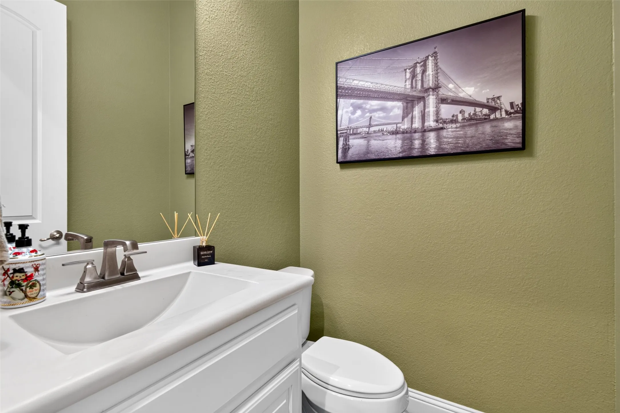 Single Family Residence For Sale in Tarrant County , 2705 Sky Ridge Road, Arlington, Texas 76001, 5 Bedroom, 5 Bathroom, 2 Garage spaces, 4,332 Sqft, built in 2016, mls#21400759, Real Estate Agent in Arlington, Homes For Sale in Tarrant county, Homes For Sale in Arlington, Realtor in Arlington Texas, Real Estate Brokerage Independent Realty Texas, Luminita Cordes Realtor