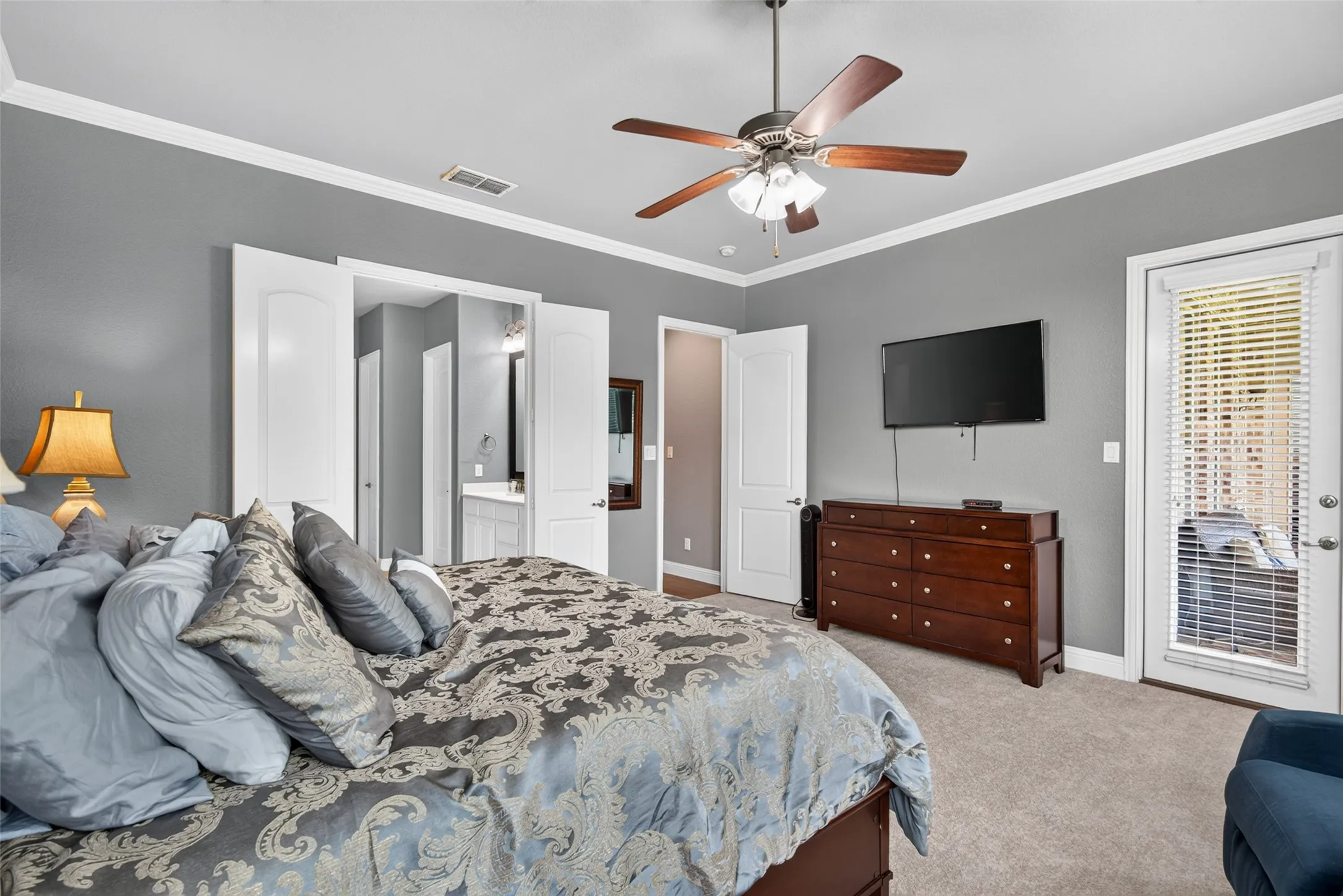 Single Family Residence For Sale in Tarrant County , 2705 Sky Ridge Road, Arlington, Texas 76001, 5 Bedroom, 5 Bathroom, 2 Garage spaces, 4,332 Sqft, built in 2016, mls#21400759, Real Estate Agent in Arlington, Homes For Sale in Tarrant county, Homes For Sale in Arlington, Realtor in Arlington Texas, Real Estate Brokerage Independent Realty Texas, Luminita Cordes Realtor