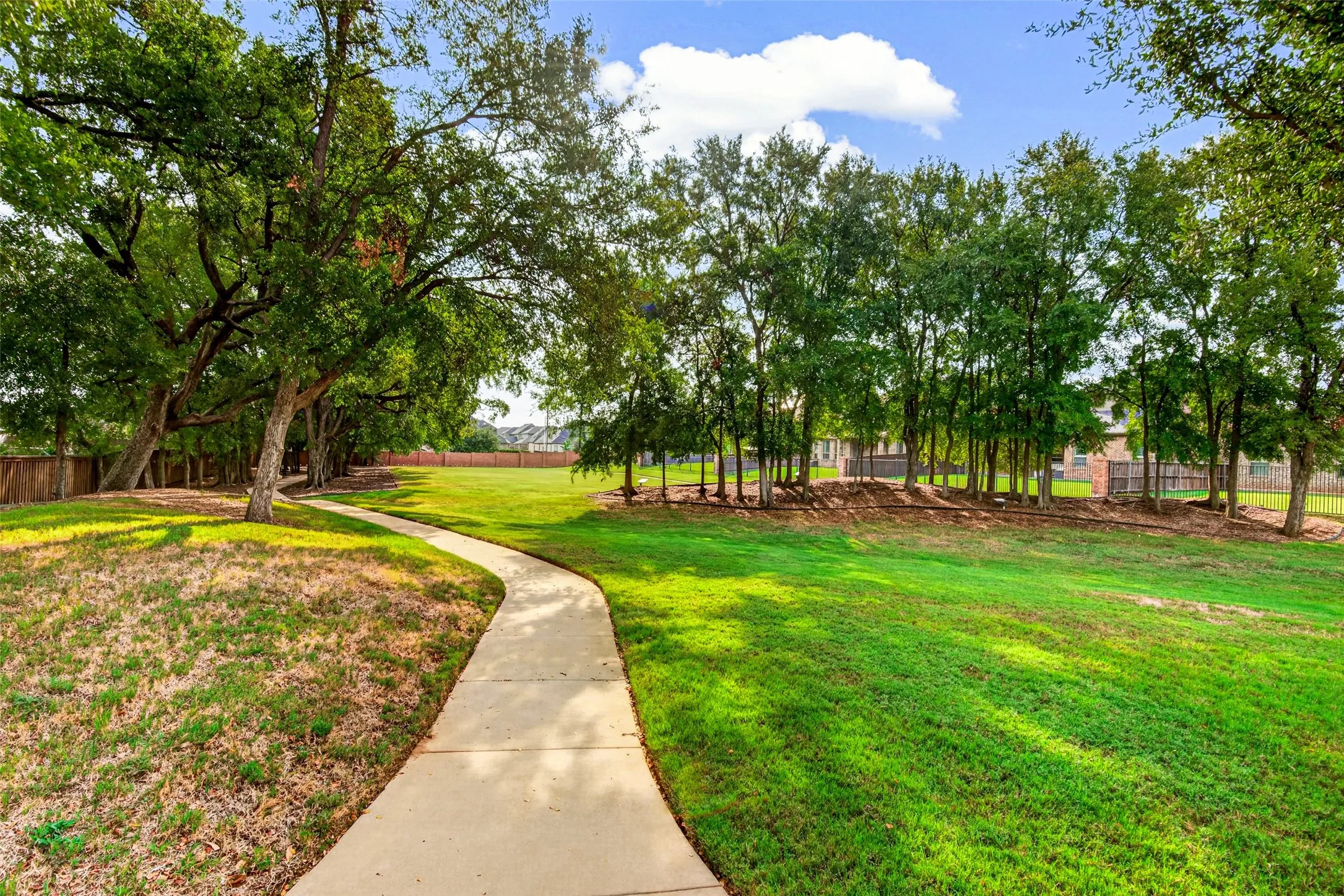 Single Family Residence For Sale in Tarrant County , 2705 Sky Ridge Road, Arlington, Texas 76001, 5 Bedroom, 5 Bathroom, 2 Garage spaces, 4,332 Sqft, built in 2016, mls#21400759, Real Estate Agent in Arlington, Homes For Sale in Tarrant county, Homes For Sale in Arlington, Realtor in Arlington Texas, Real Estate Brokerage Independent Realty Texas, Luminita Cordes Realtor