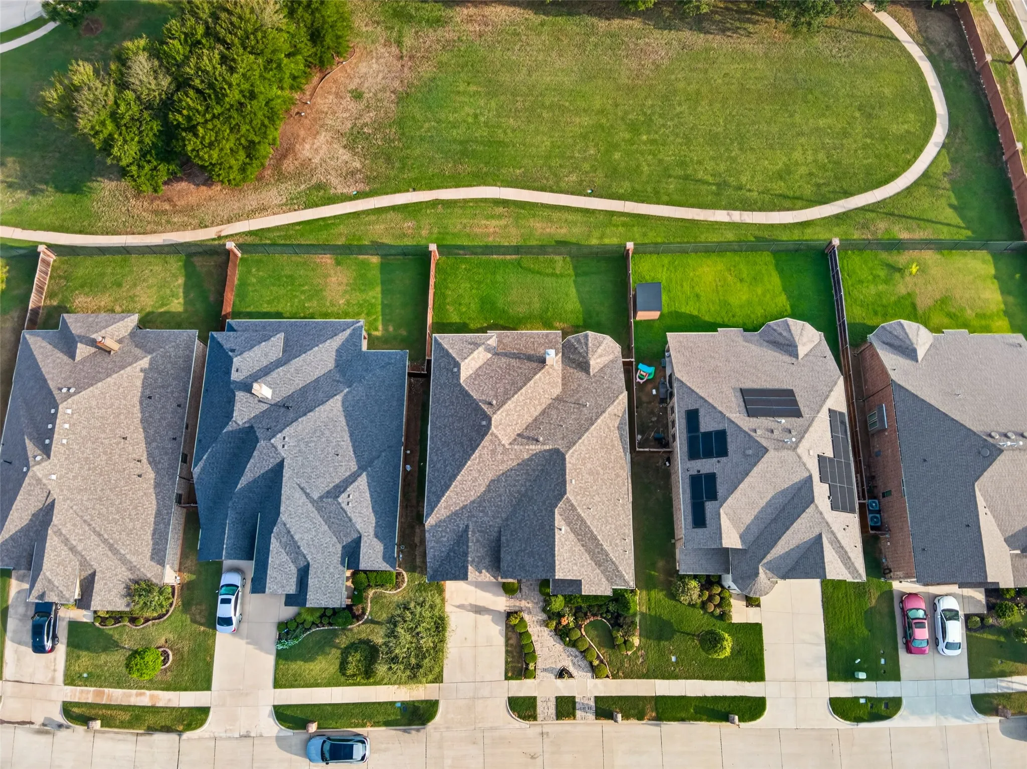 Single Family Residence For Sale in Tarrant County , 2705 Sky Ridge Road, Arlington, Texas 76001, 5 Bedroom, 5 Bathroom, 2 Garage spaces, 4,332 Sqft, built in 2016, mls#21400759, Real Estate Agent in Arlington, Homes For Sale in Tarrant county, Homes For Sale in Arlington, Realtor in Arlington Texas, Real Estate Brokerage Independent Realty Texas, Luminita Cordes Realtor